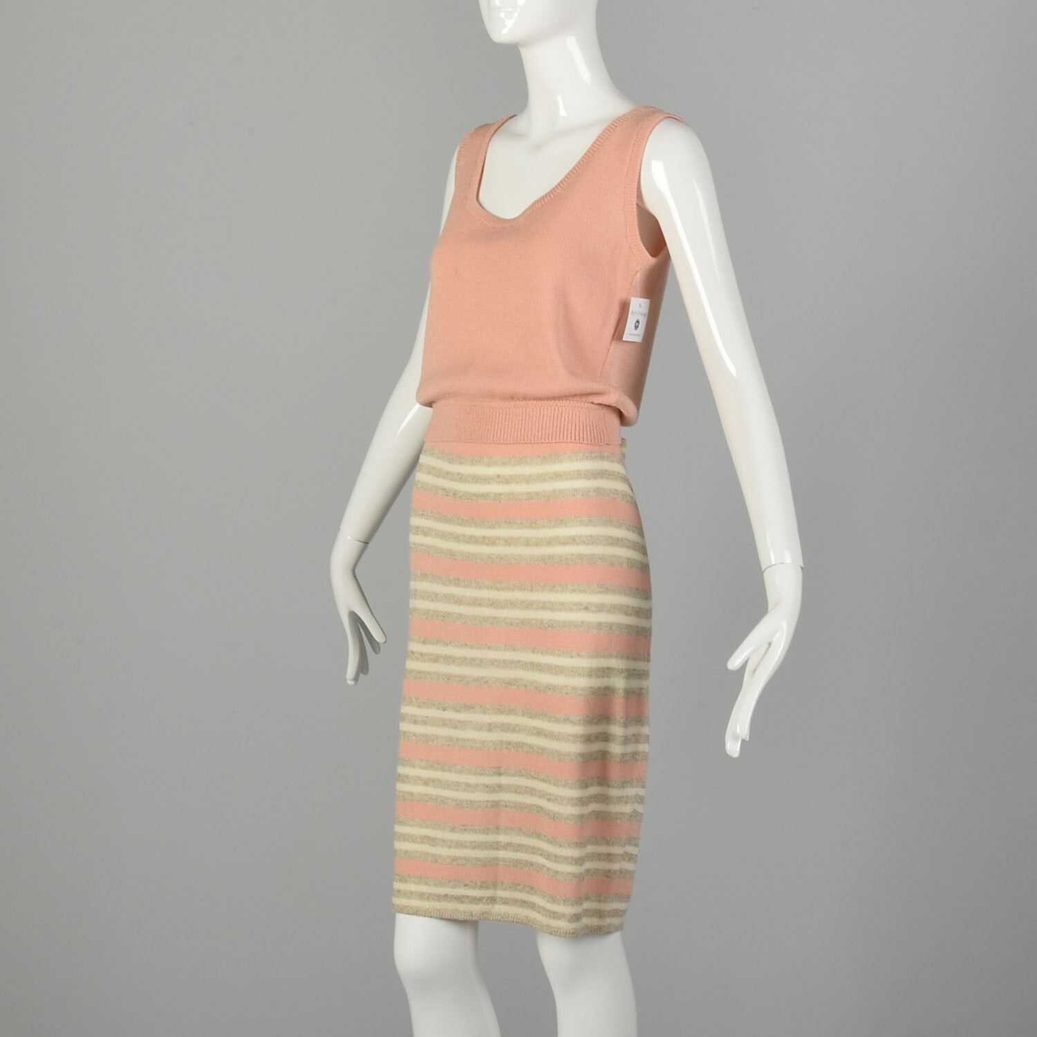 Medium 1980s St. John Set Knit Skirt Peach Cardigan 3pc Ensemble Vintage 80s