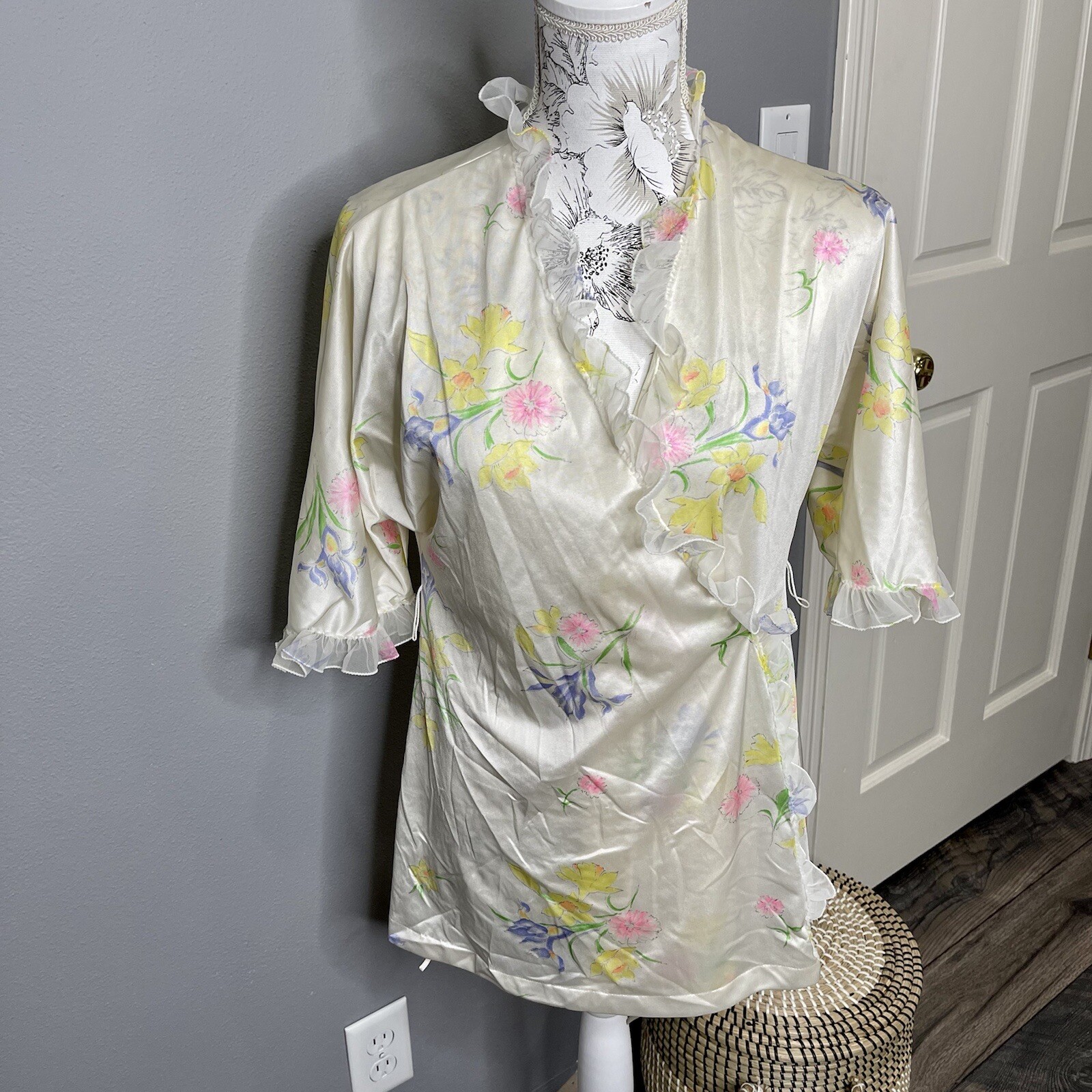 Vintage Jolie Two Nightgown Robe Floral Light Sleep Top Ruffle Glam Size XS