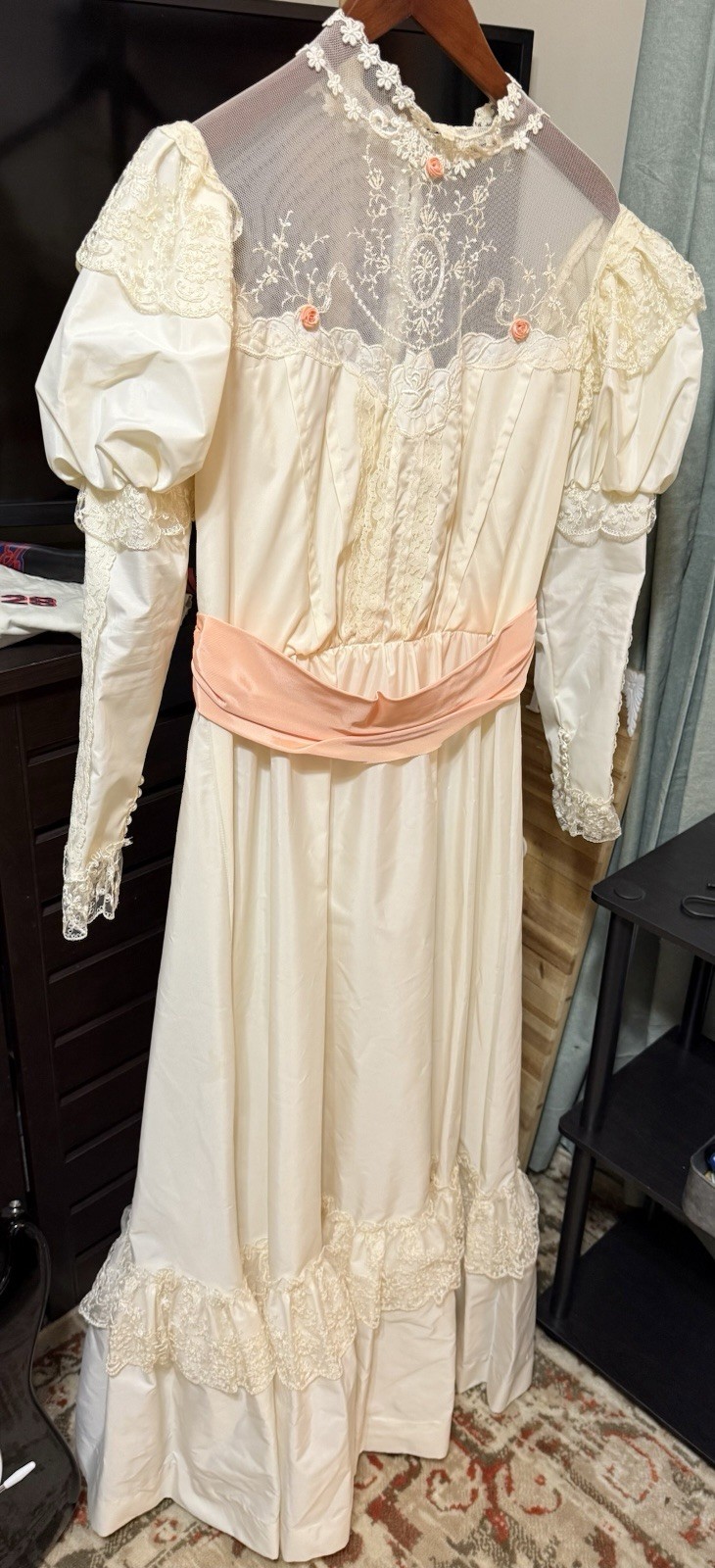 Alfred Angelo 1980’s Vintage Wedding Dress Ivory/Mauve Size Medium 6/8
