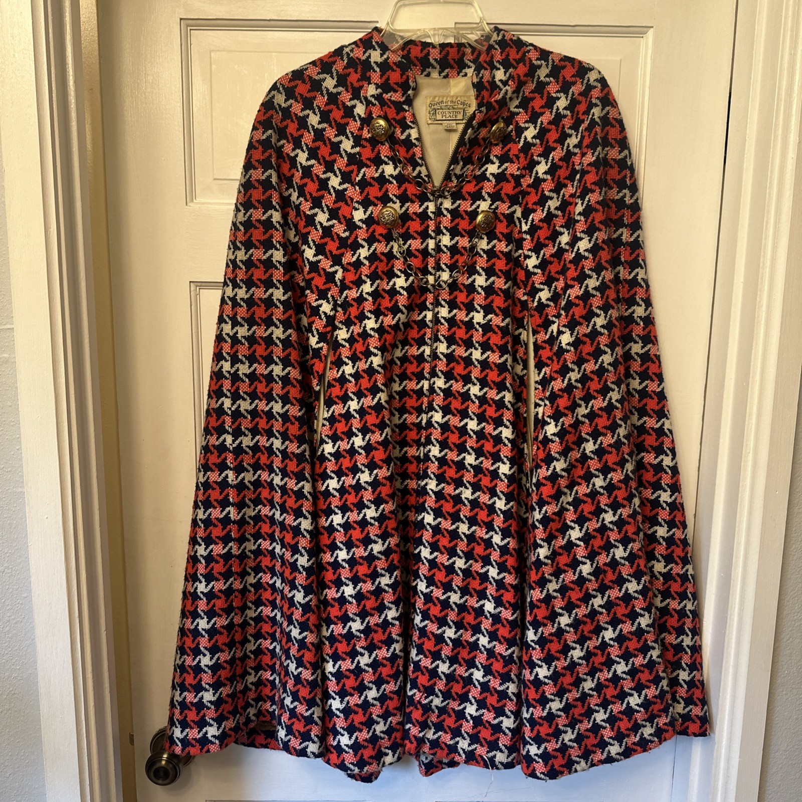 Vintage Queen Of The Capes Plaid Wool Country Place Cape Houndstooth Woven