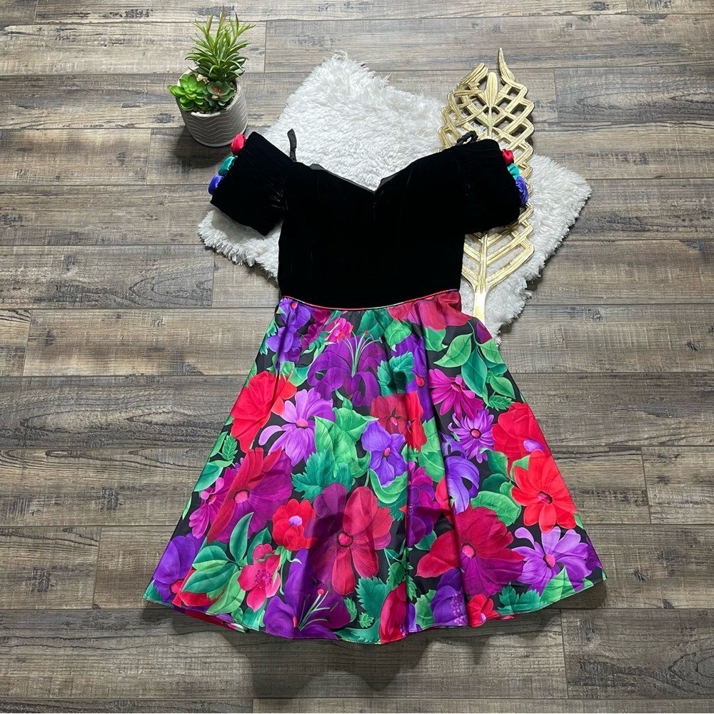 Vintage Nu-Mode Velvet Floral Dress Women’s Size 5/6