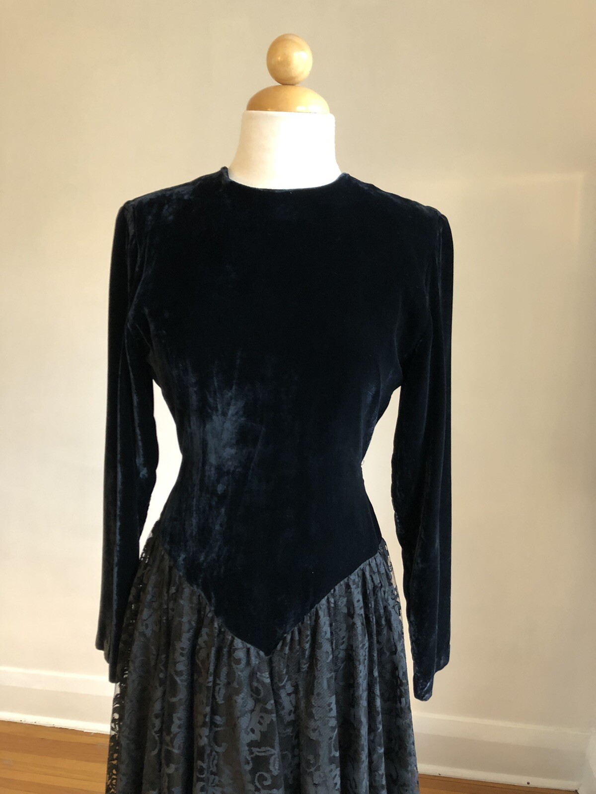 STUNNING VTG JACKIE BERNARD For EKLEKTIC Black Velvet & Lace Dress SZ 4