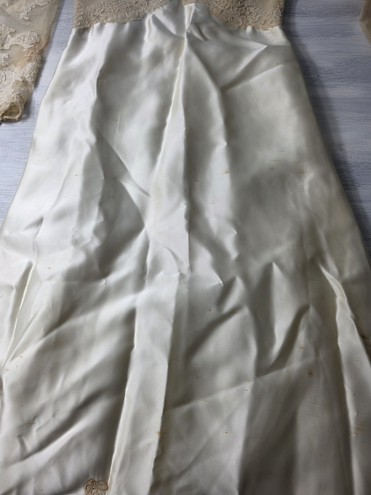 Vintage 1940s Bride Small Slipper Satin & Lace Wedding Dress Cathedral Train 40s