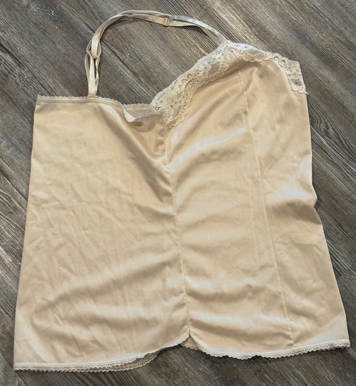 VTG 80’s Greenco Maid Women’s Beige All Nylon Tricot Floral Lace Trim Camisole L