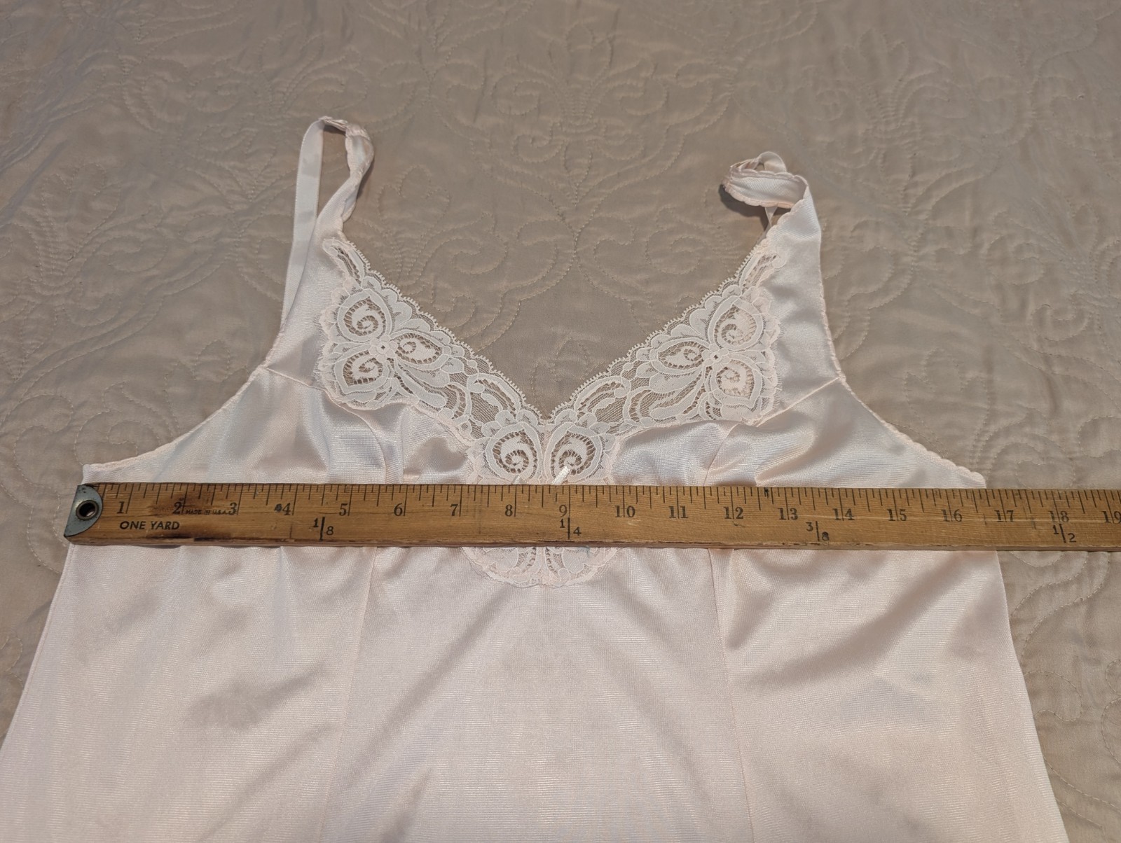 Vintage Bali Womens Pink Blush Nude Nylon Full Slip Lace Trim Size 36 USA