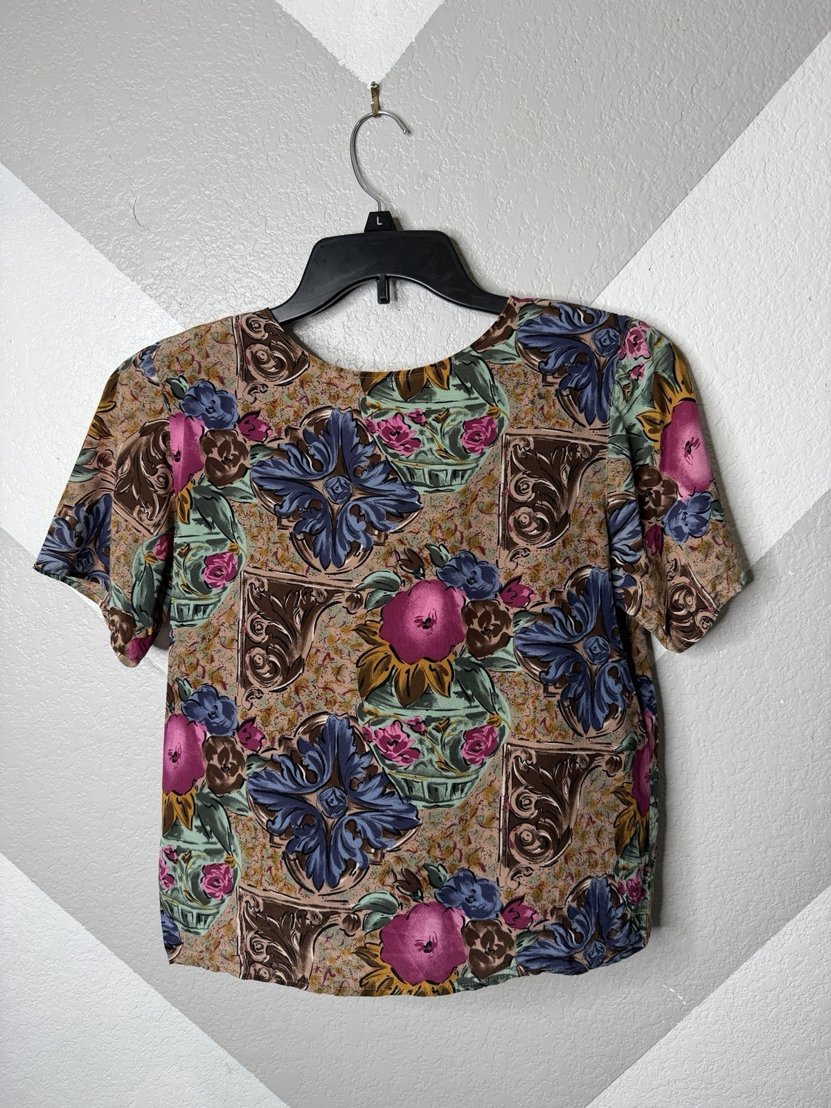 Vintage Women’s Dahan 100% Silk Floral Print Blouse Size Small Padded Shoulder