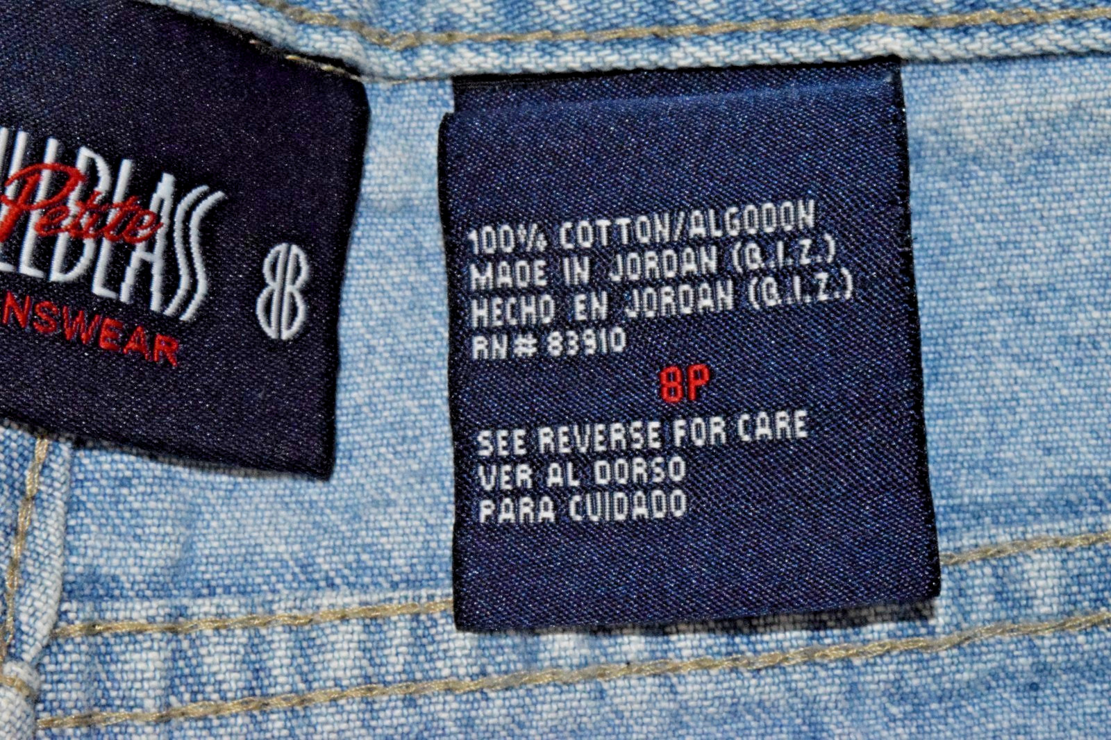 Vintage Jeans Bill Blass Petite Easy Fit Capri Size 8 90s Blue High Waist Taper