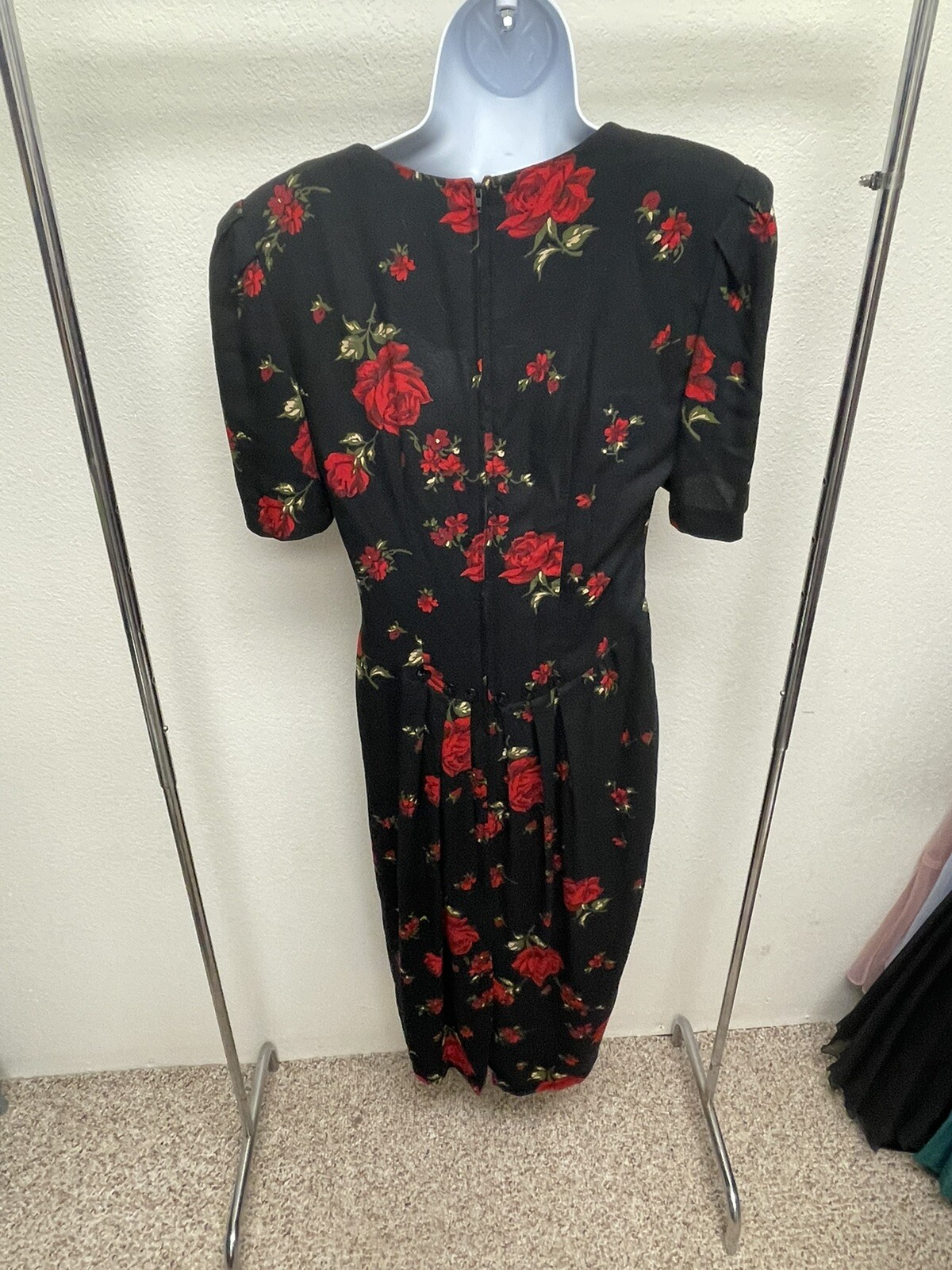 Vintage Betsy’s Things Black & Red Rose Elegant Button Accent Pencil Dress