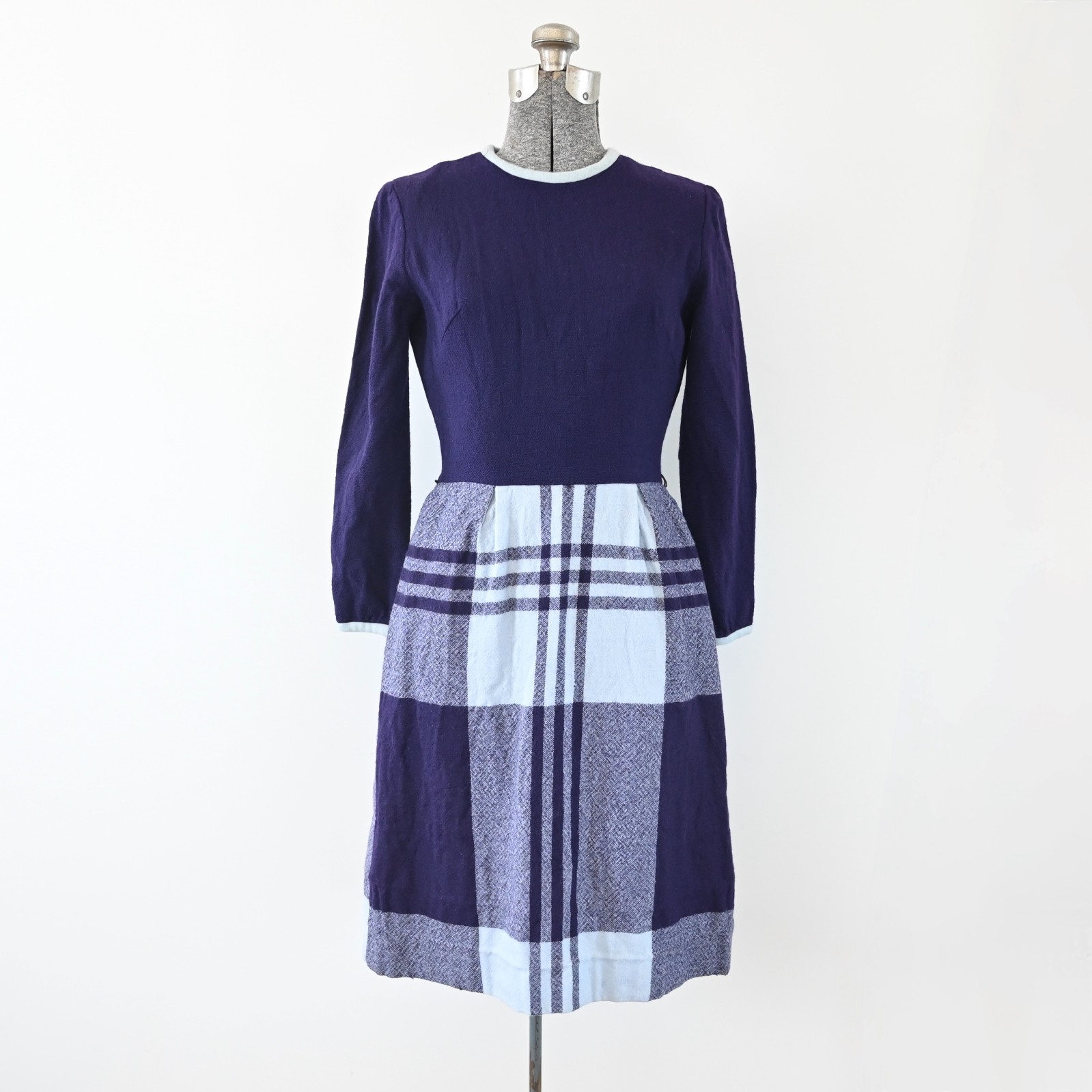 1960s Gay Gibson Fitted Long Sleeve Purple & Pale Blue Plaid Dress