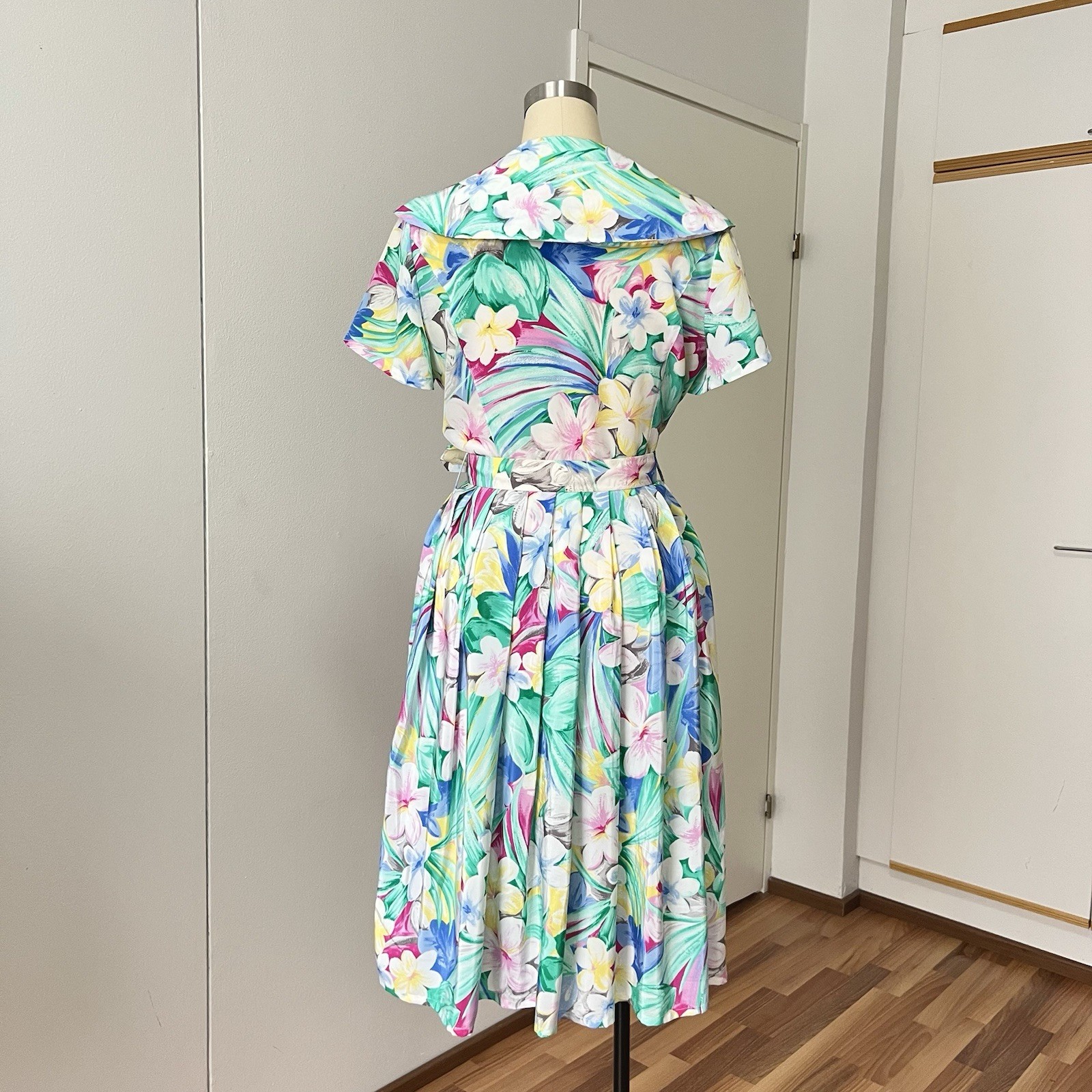 1980s Floral Midi Day Dress French Vintage Button Front Pleated 80s Does 40s