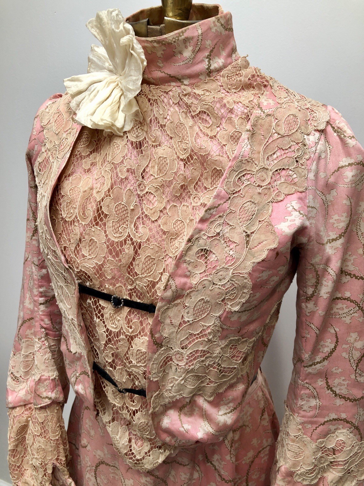 Antique VICTORIAN 1900s GIBSON GIRL Pink Paisley TRAINED GUIPURE LACE 2Pc GOWN