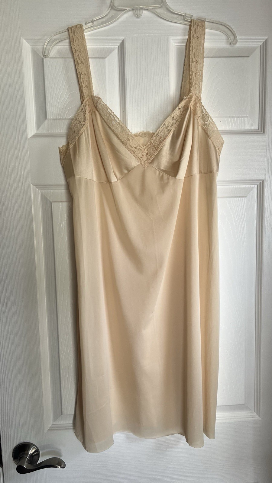 Vintage VANITY FAIR Slip Dress Women’s Size 40 Lingerie Nylon Nude Tan