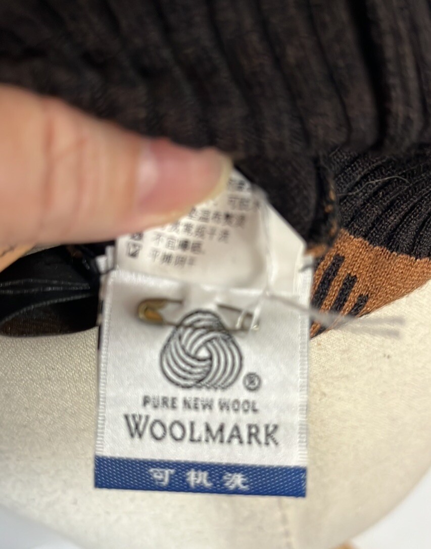 Vintage 100% New Wool Geometric Fine Gauge Le Jui Sweater M Brown Tan