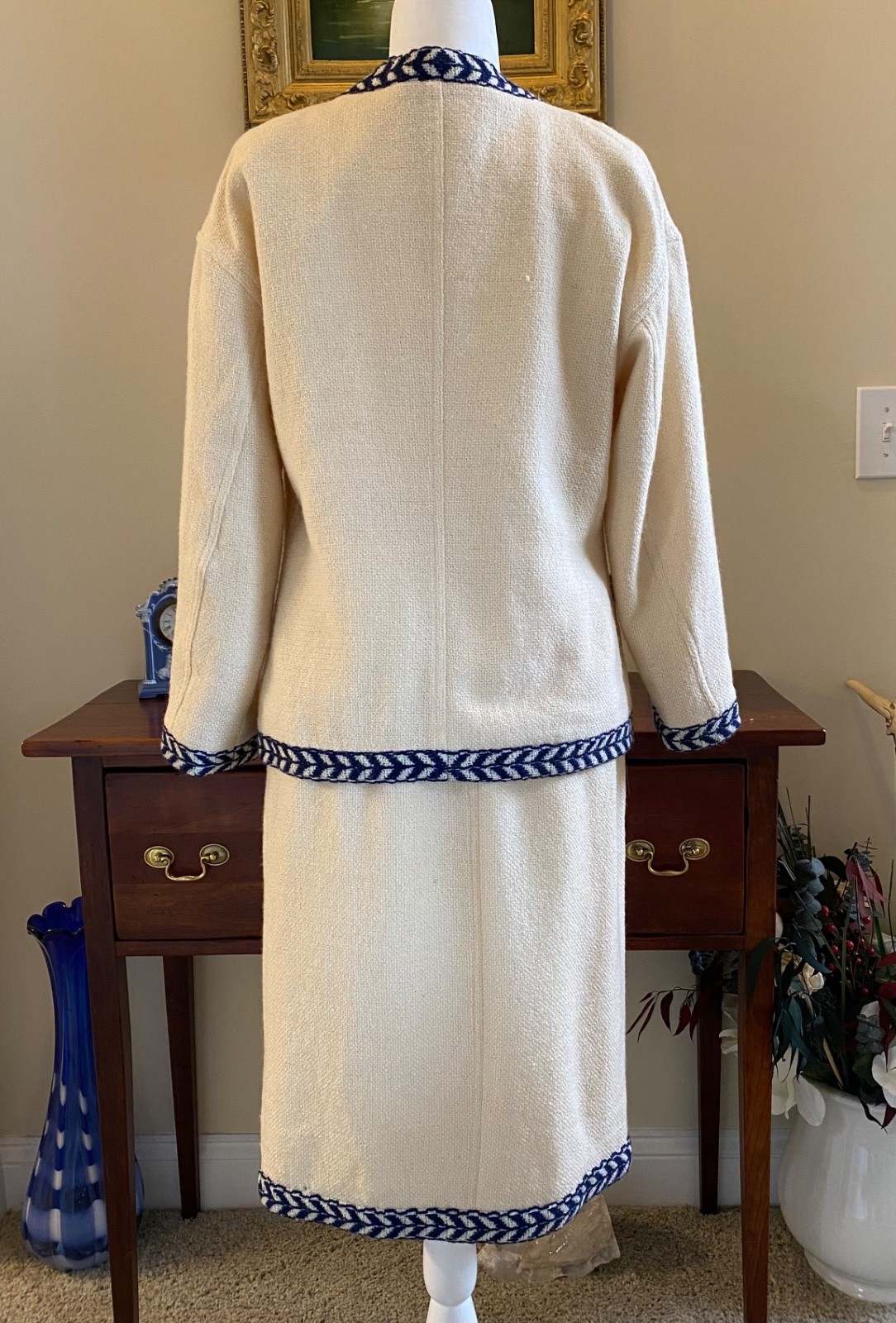Vintage CHANEL BOUTIQUE 2 Pc Tweed Suit FR 40 Cream & Blue Blazer, Pencil Skirt