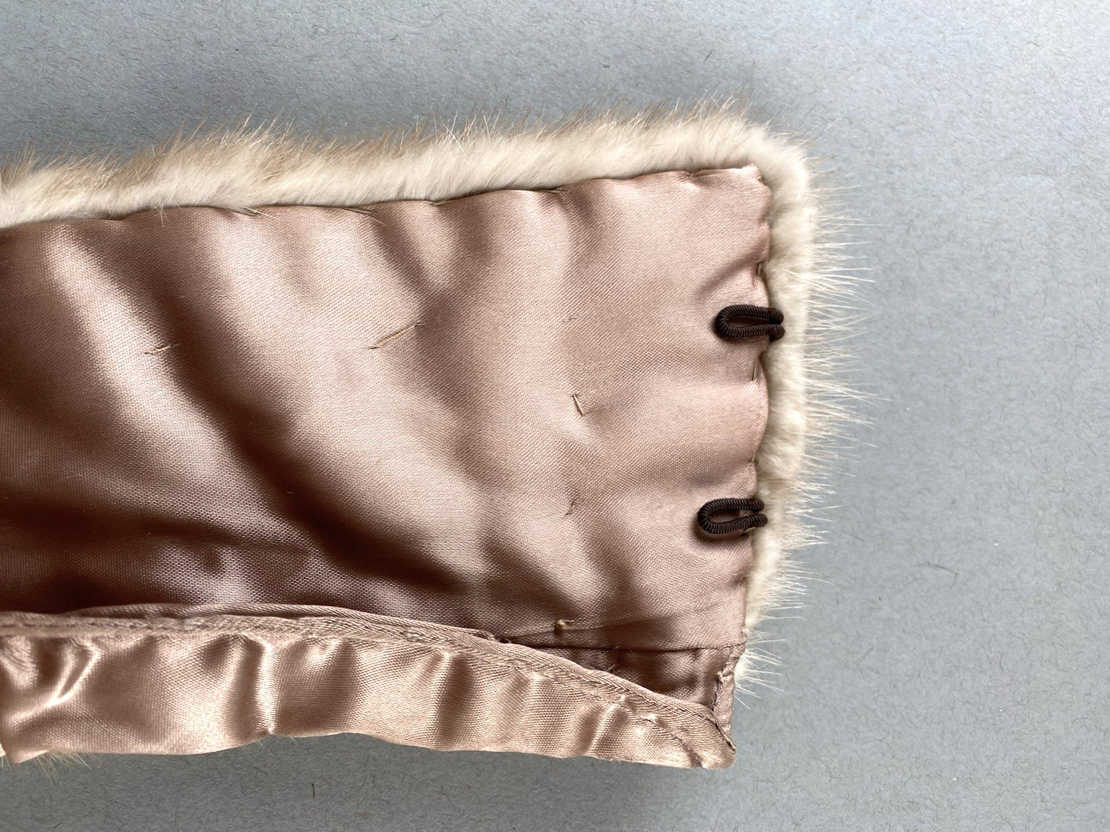 Vintage Light Champagne Blonde Mink Fur Stole Scarf Collar Wrap 24″ L Beautiful