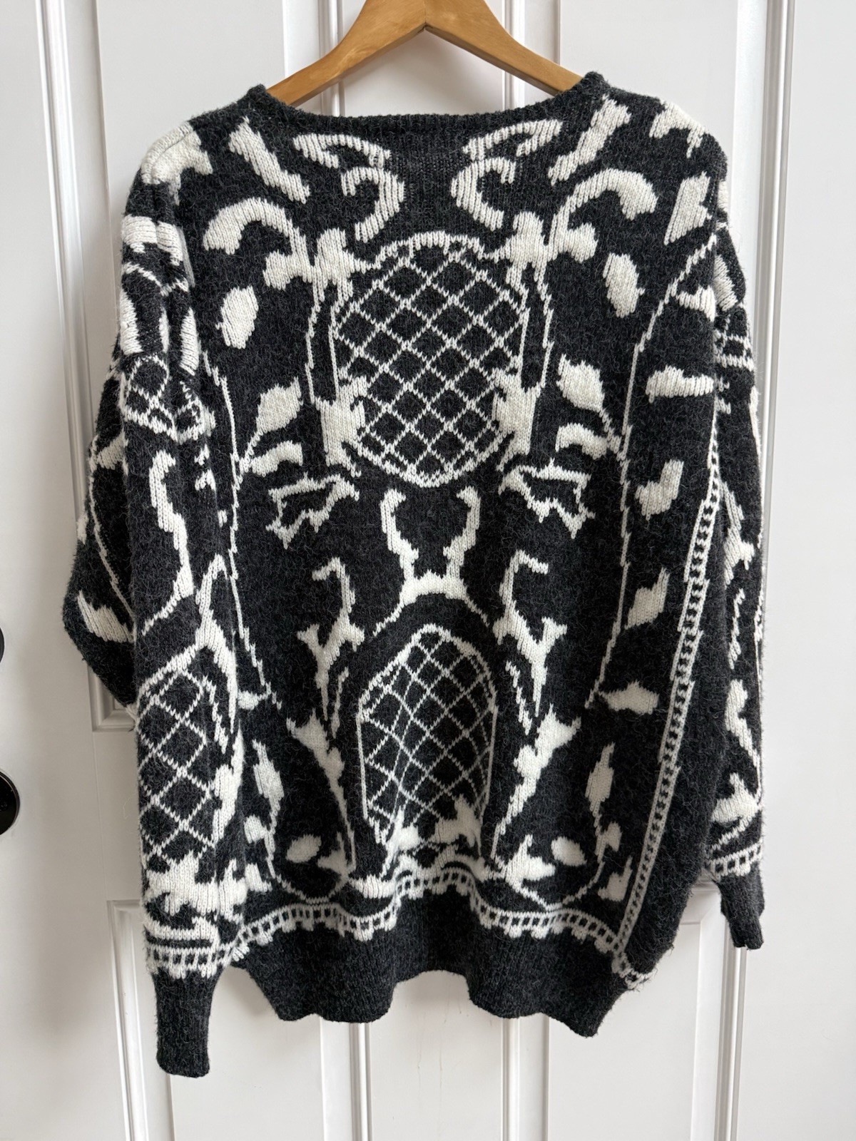 VTG Chunky Oversized Knit Sweater Black White Cosby whimsigoth Coogi Style