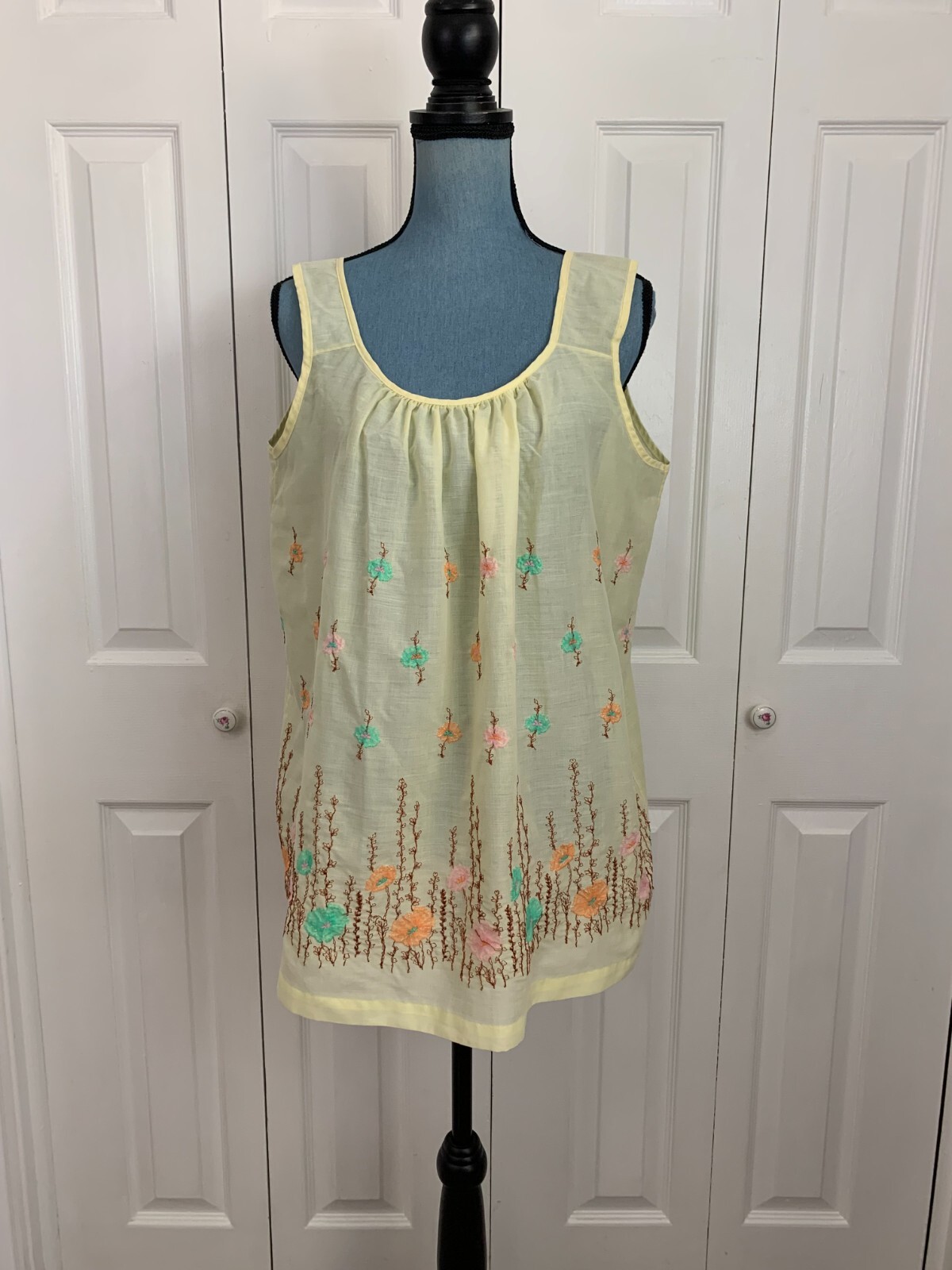 Vintage 1960’s KATZ Babydoll Nightgown Top Pajamas Yellow Floral Embroidery 42″