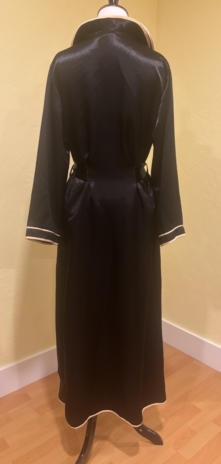 Jones New York Black Satin Robe Long Wrap Gown Women’s Size S/M Pockets