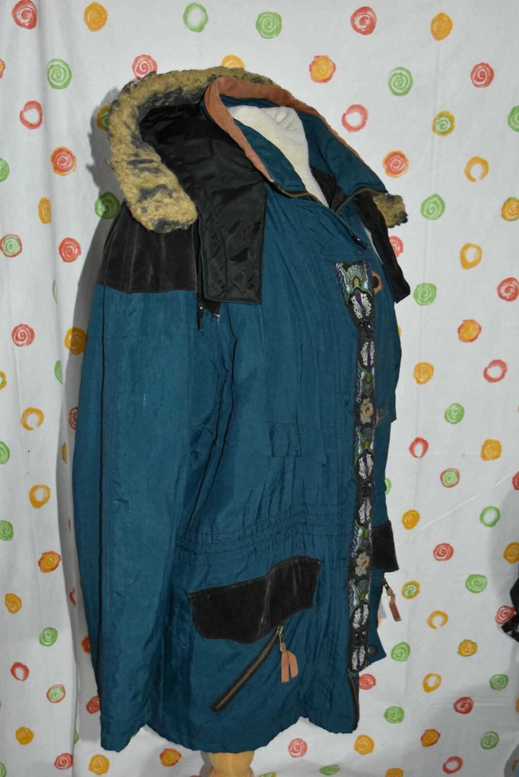 VINTAGE 1980’S LEARSI WOMENS Small blue hooded velvet accents COAT EUC
