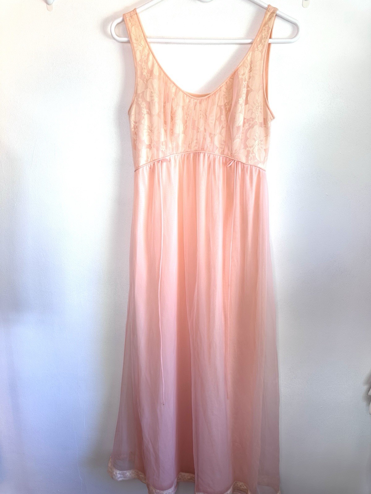 Vintage Miss Elaine Pink Nightgown gown Size Small lace trim timeless Babydoll