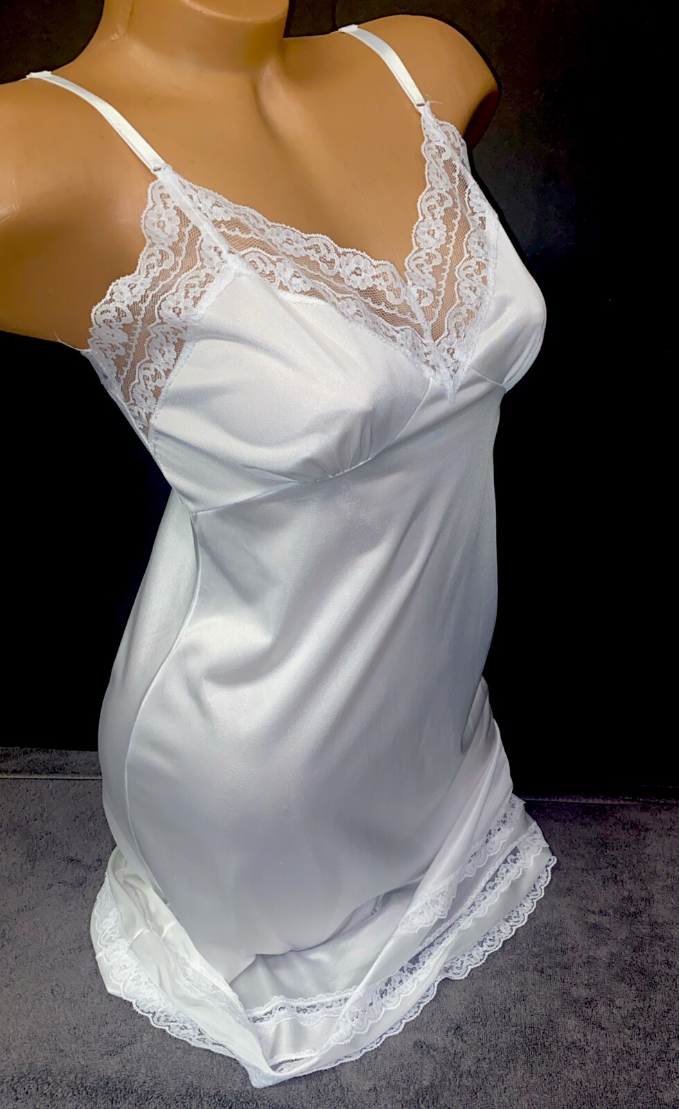 Vintage 1970’s SLIPERFECTION Lingerie Nightie Lace Dress Nylon Slip Bridal #0BS