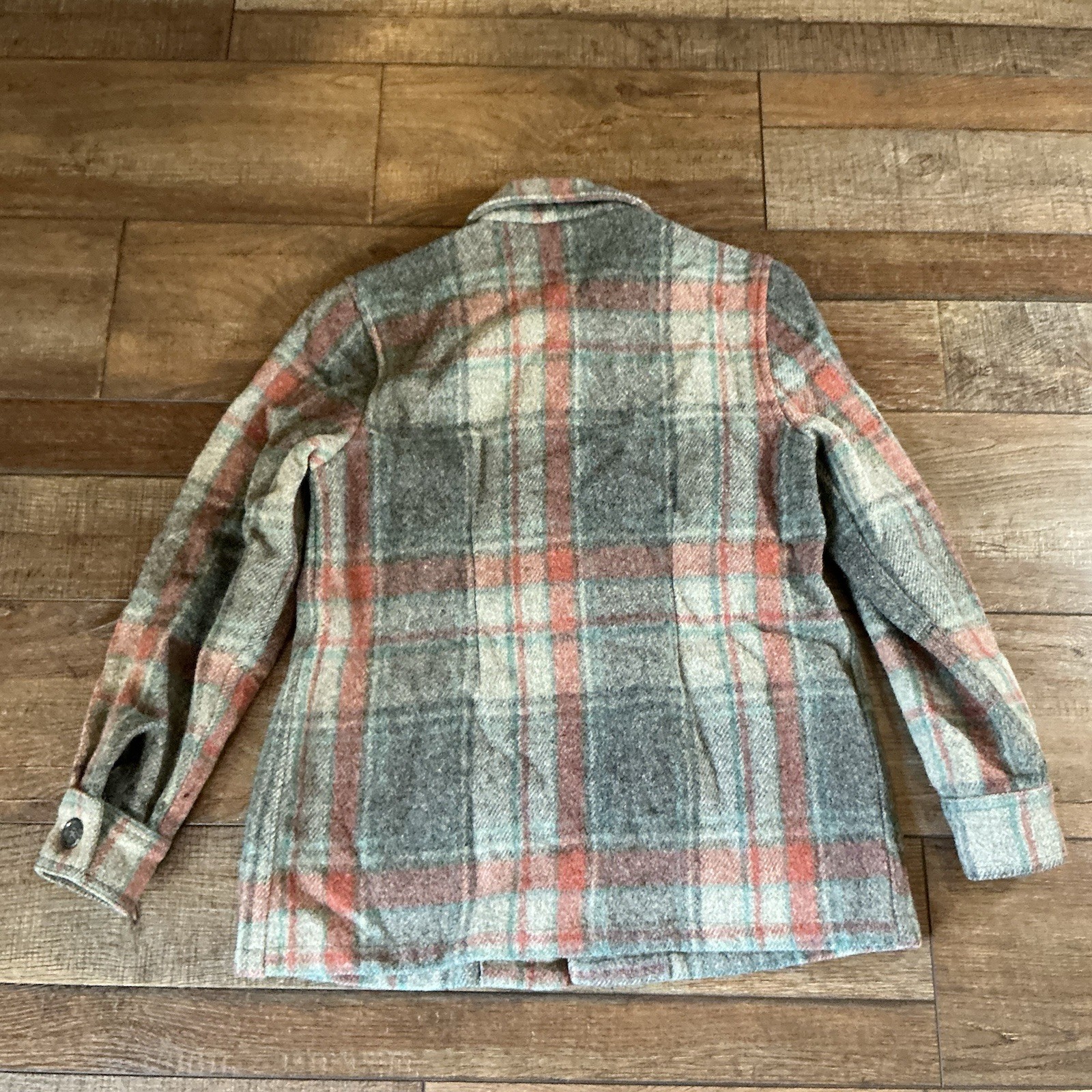 VINTAGE Amana Woolen Mill Wool Plaid Jacket Size Small Since 1845 Iowa USA #286