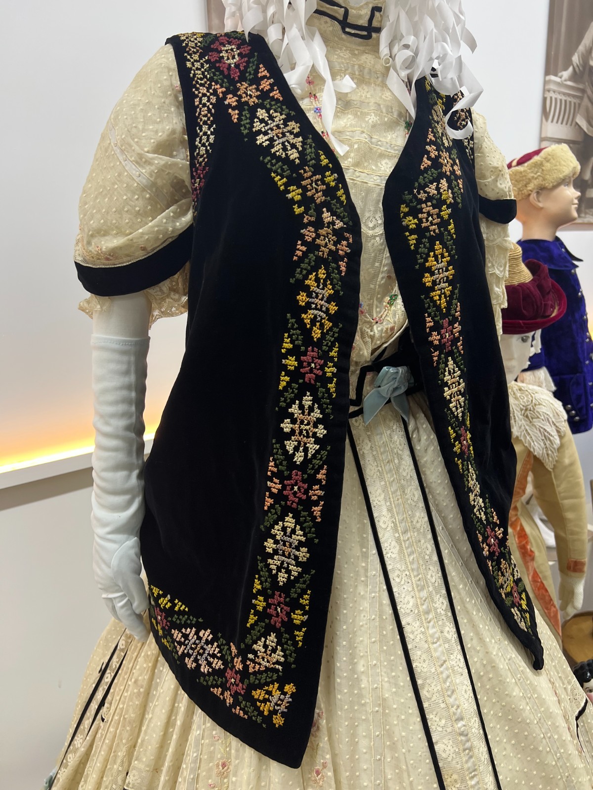 Antique velvet jacket. Ukraine, 1900-1940.
