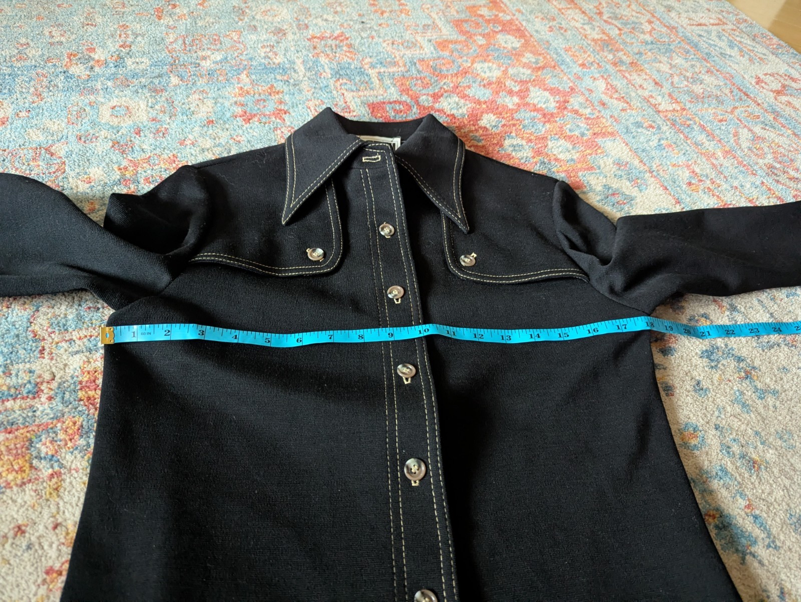 Vintage 70s Women’s S/M Pointed Collar Wool Blend Long Sleeve Black Shirt 188