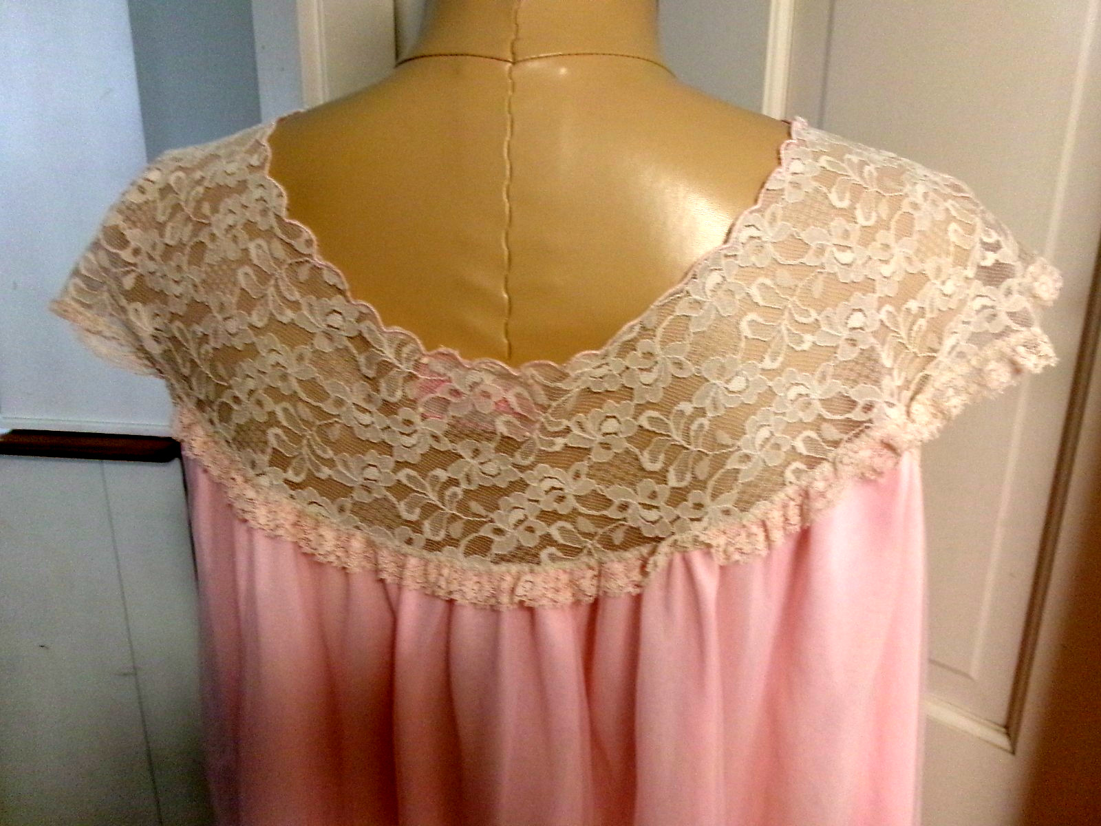 VINTAGE AVIAN PINK CHIFFON WITH LACE BODICE NIGHT GOWN LOUNGEWEAR DRESS L-XL