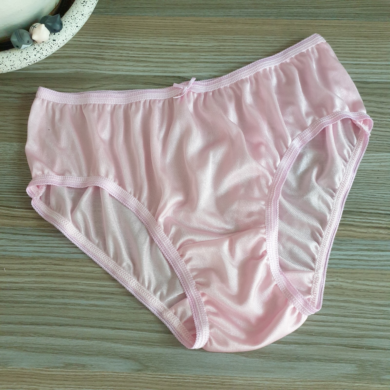 Vintage Silky Nylon Panties Sheer Pink Bikini Soft Brief Size 7-8 Hip 38-42″