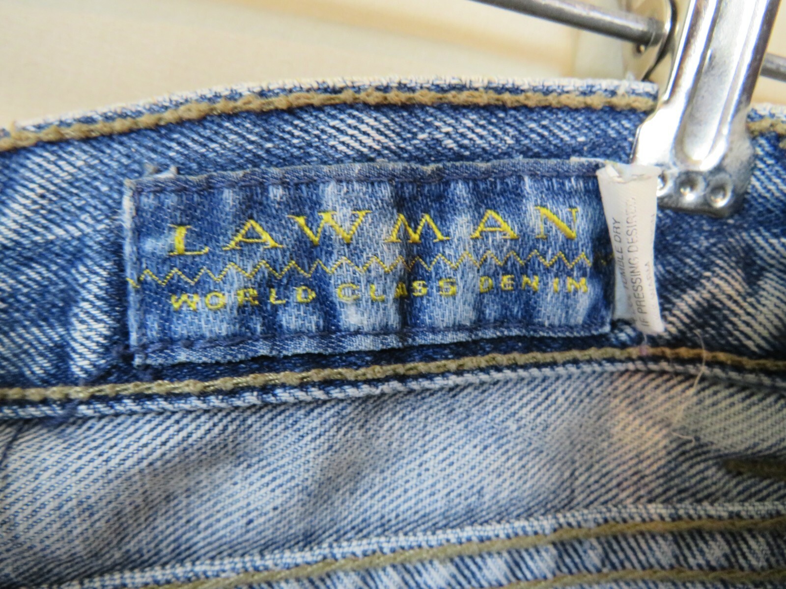 Vintage Lawman High waisted Mom jeans 1990’s 5 buttons size 7