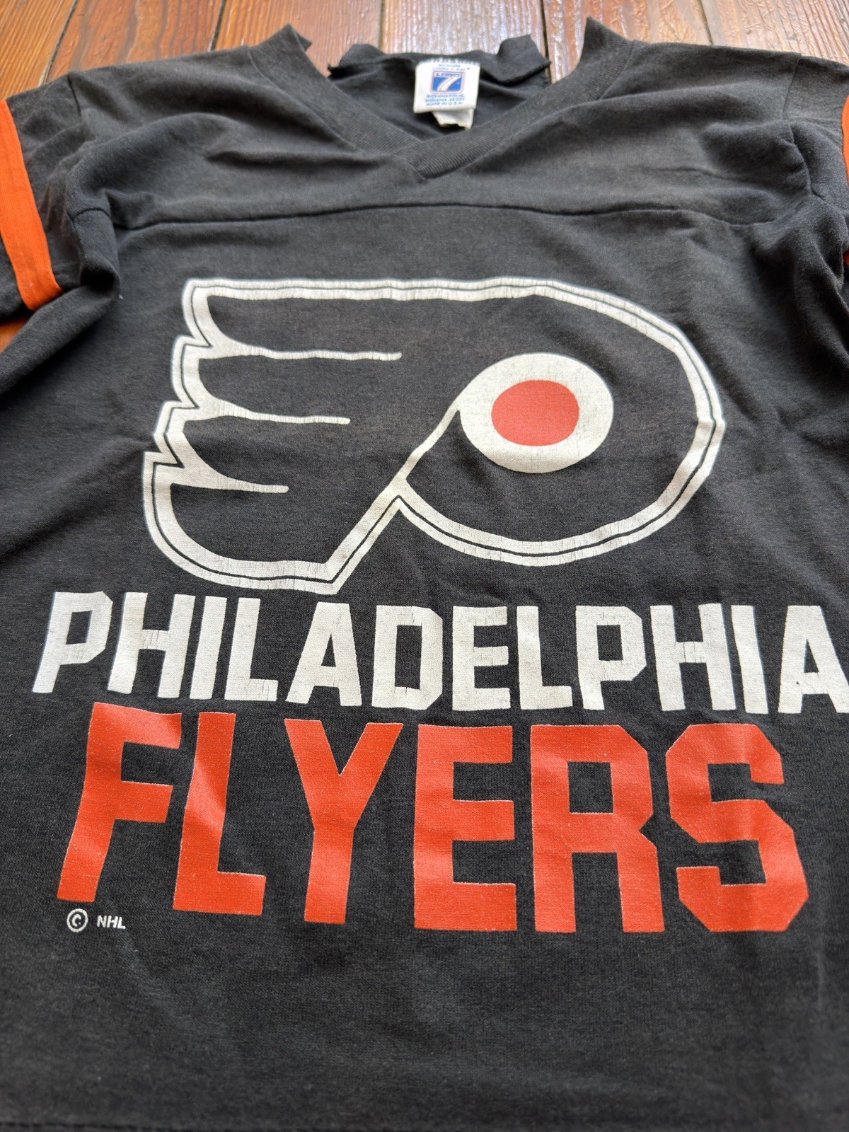 Vintage Logo 7 NHL Philadelphia Flyers tshirt jersey ringer sleeves v-neck