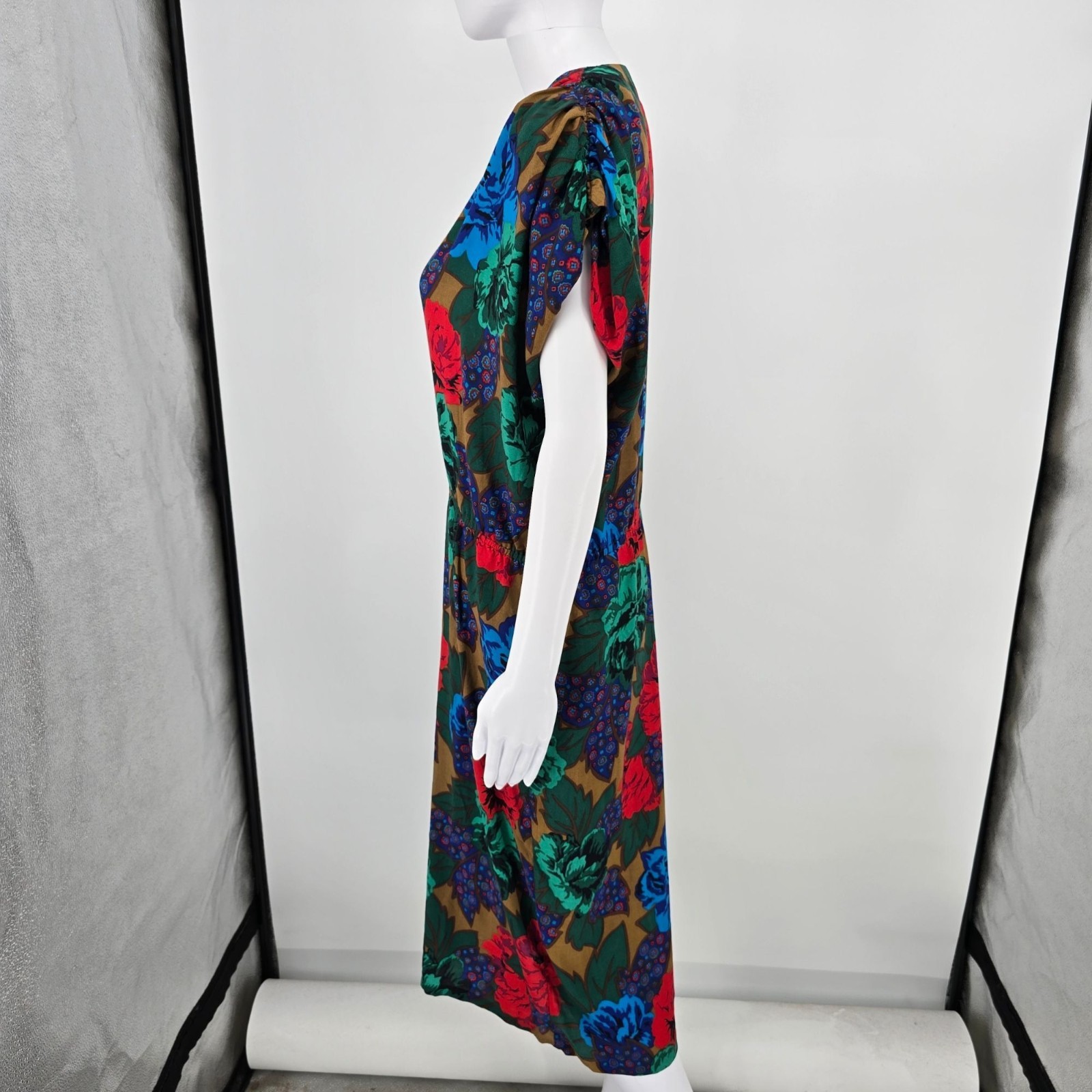Vintage 1980s Unbranded Floral Print Dolman Sleeve V-Neck Midi Dress (XL)