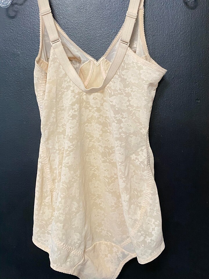 Chantelle French Lingerie 36B Shaping Bodysuit Body Suit Nude Lace Soft Cup 6060