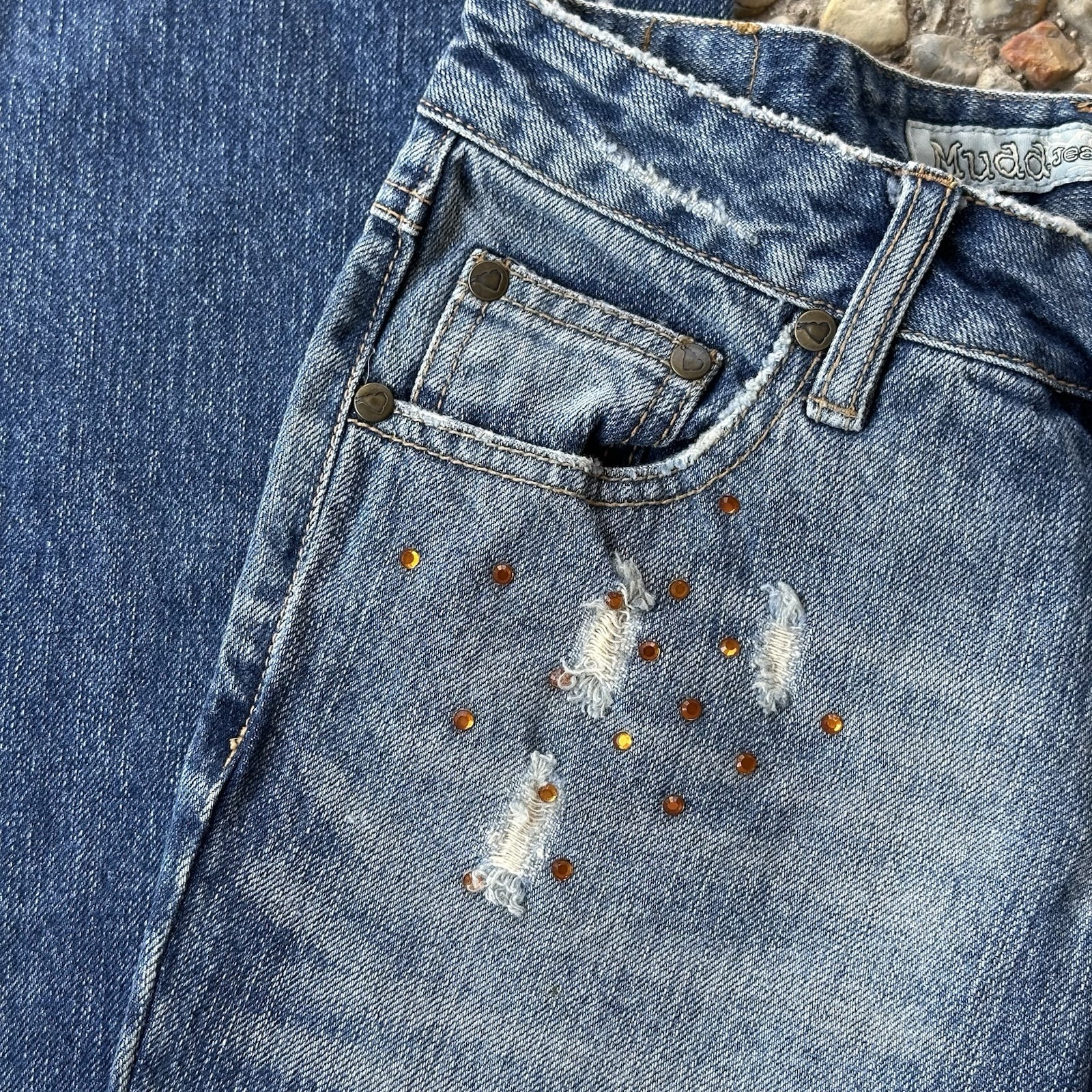 Vintage Y2K Mudd Embellished, Distressed Flare Jeans – size 0