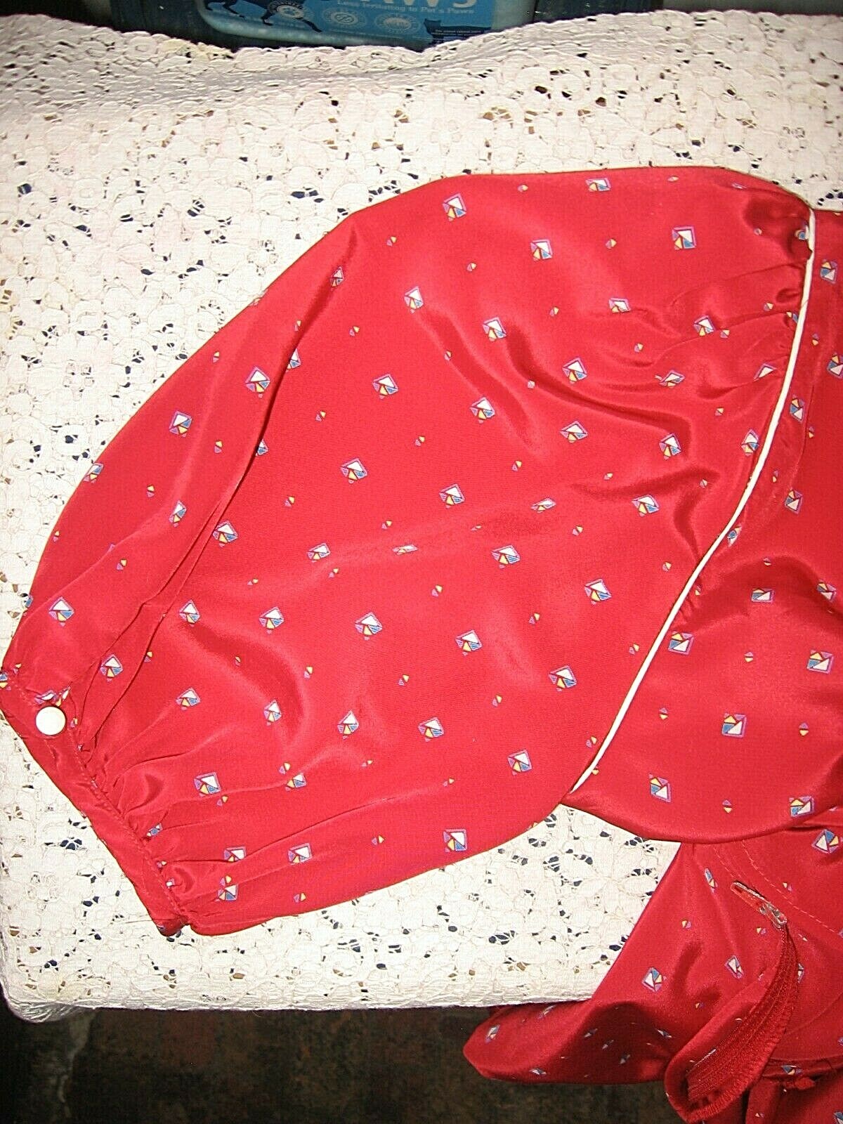 LOVELY VINTAGE JT DRESS – SILKY POLYESTER RED DRESS GEOMETRIC DESIGN