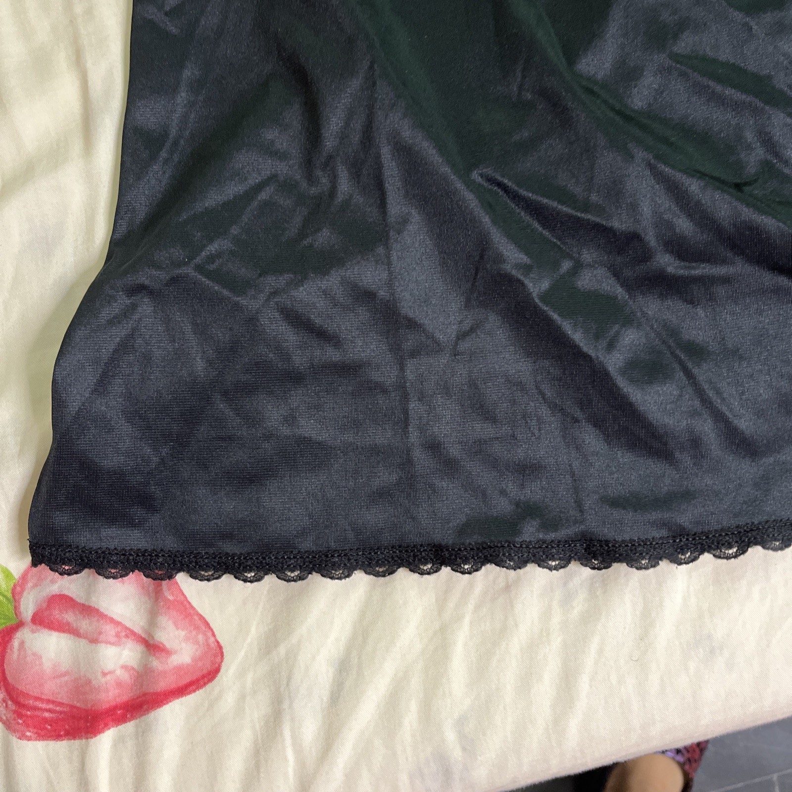 Vintage Warners Perfect Measure Black Half Slip Lace Hem Medium USA 25