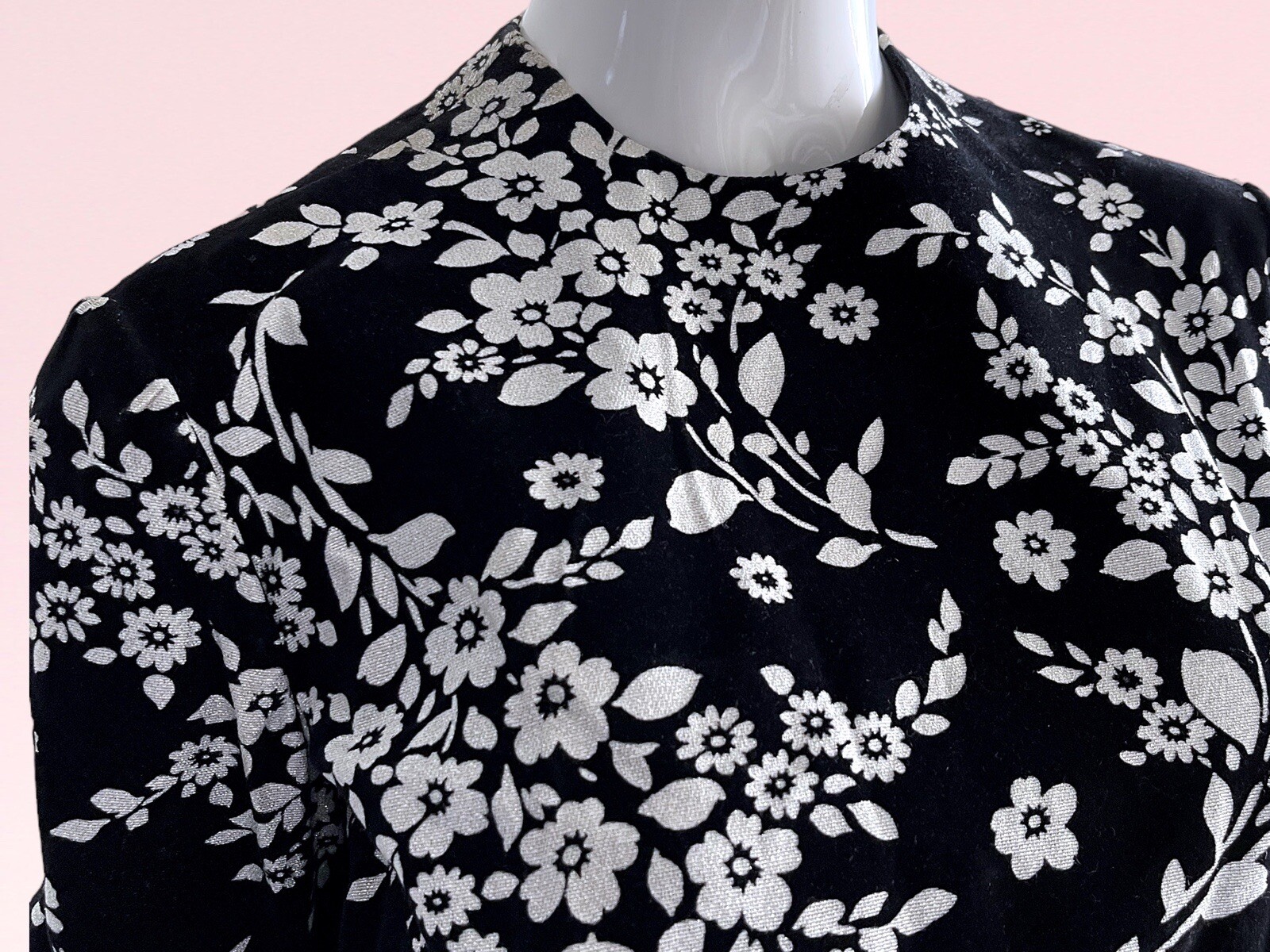 1970s Vintage Geoffrey Beene Boutique Metallic Velvet Floral Evening Party Dress