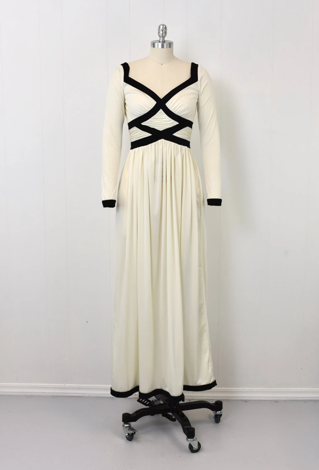 Vintage 1970s Black Off White Lora Lang Pleated Disco Party Maxi Dress Gown