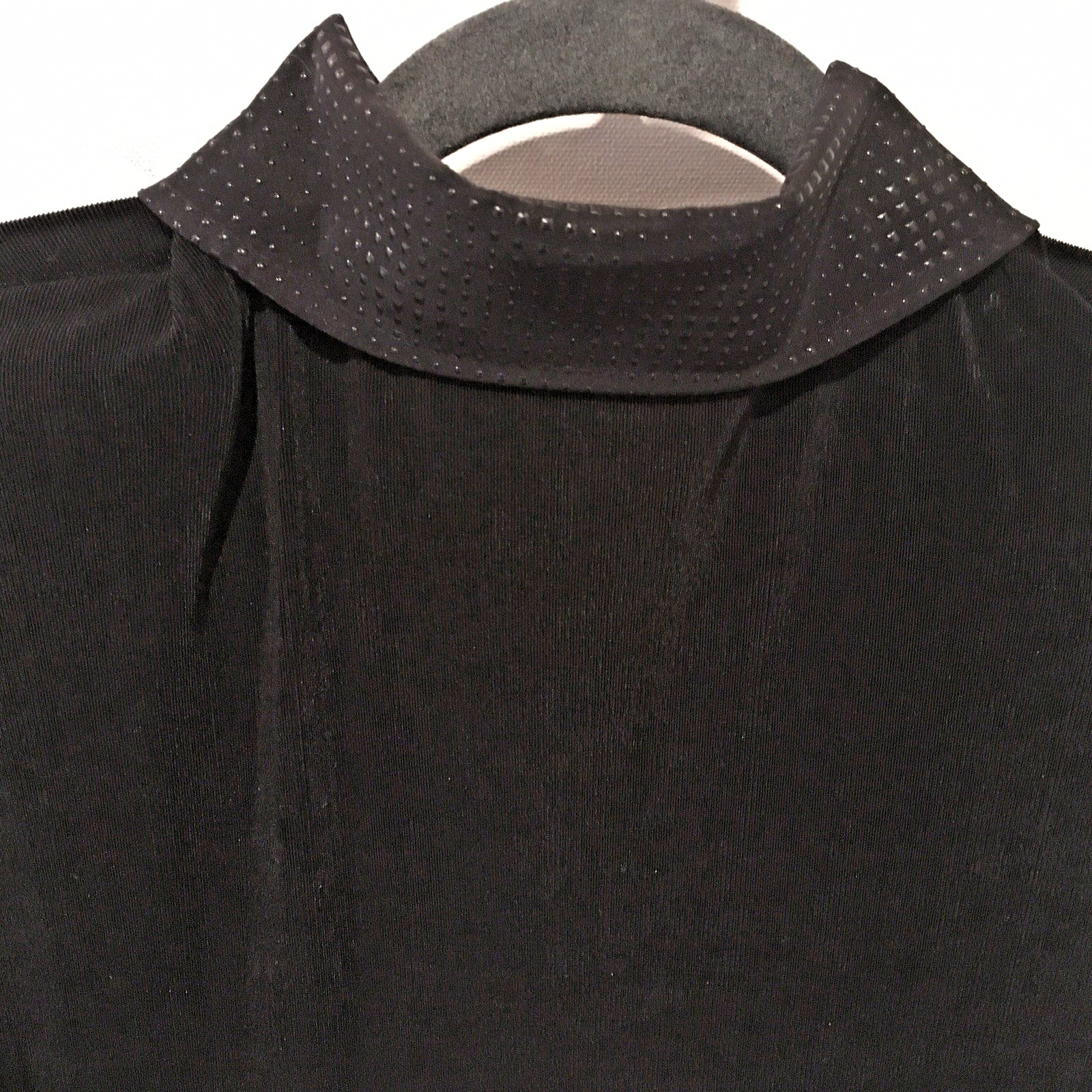 Vtg 90’s Amanda Paris London New York, Black Viscose/Spandex Long Jacket W/Pads