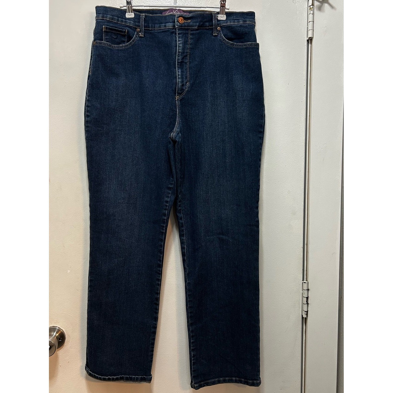 Gloria Vanderbilt Dark Blue Straight Jeans