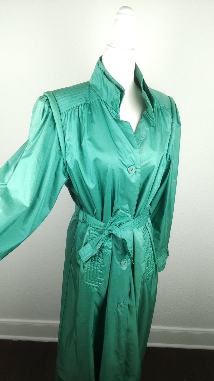 Vintage 70s 80s Green Raincoat Trench Belt Water Resistant Shoulder Pads Size M