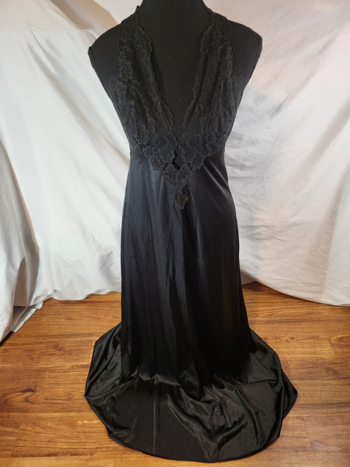 Vintage Glydons Sexy Black Lace Nightgown Plunge V Neck 1970’s Size M