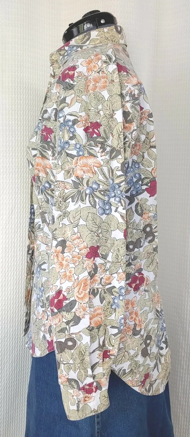 Vintage Outback Red Oversized Button Down Top w Berry & Flower Pattern Size XS