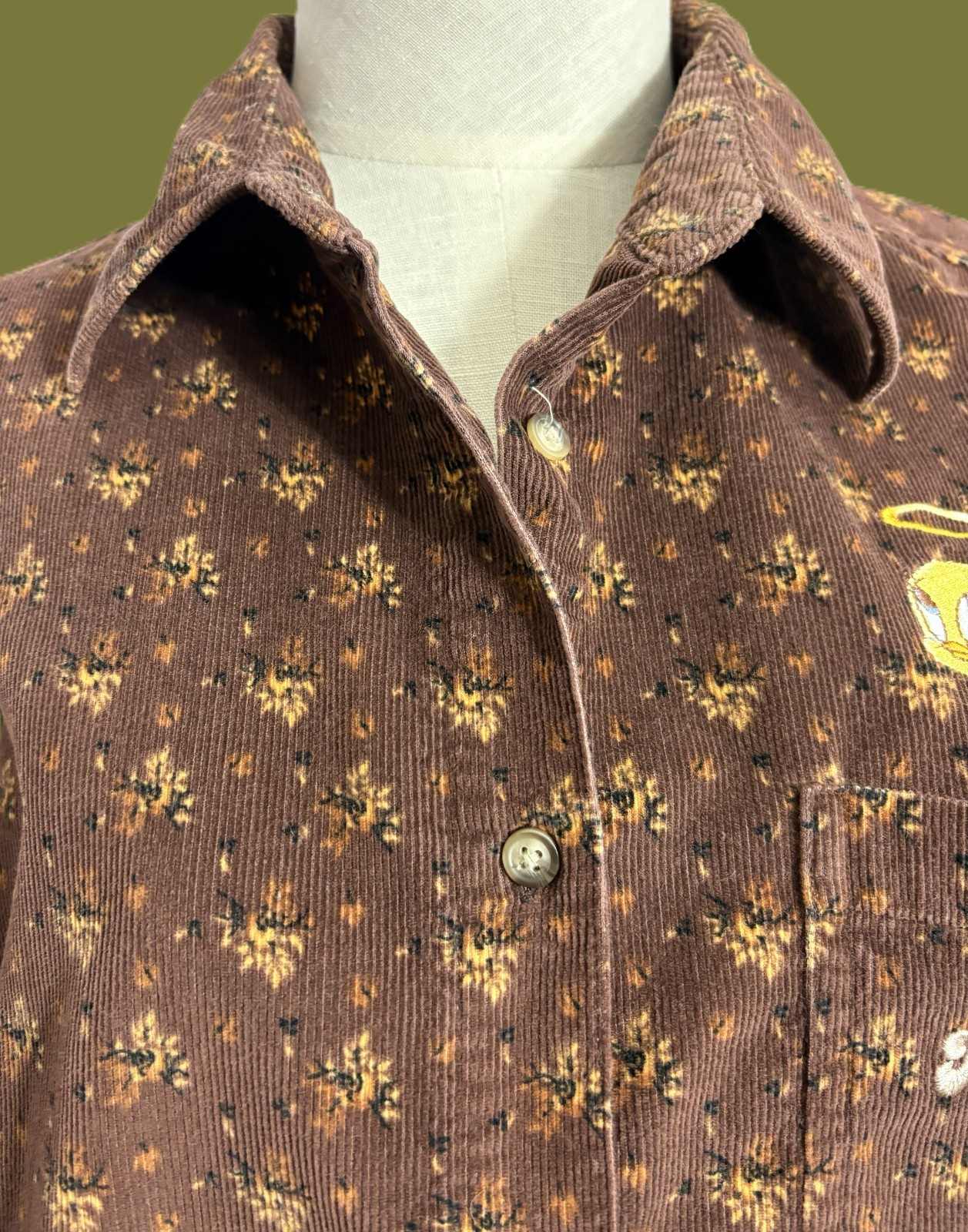 VTG Looney Tunes Woman’s Floral Corduroy Button Up Tweety Bird Size 14W/16W