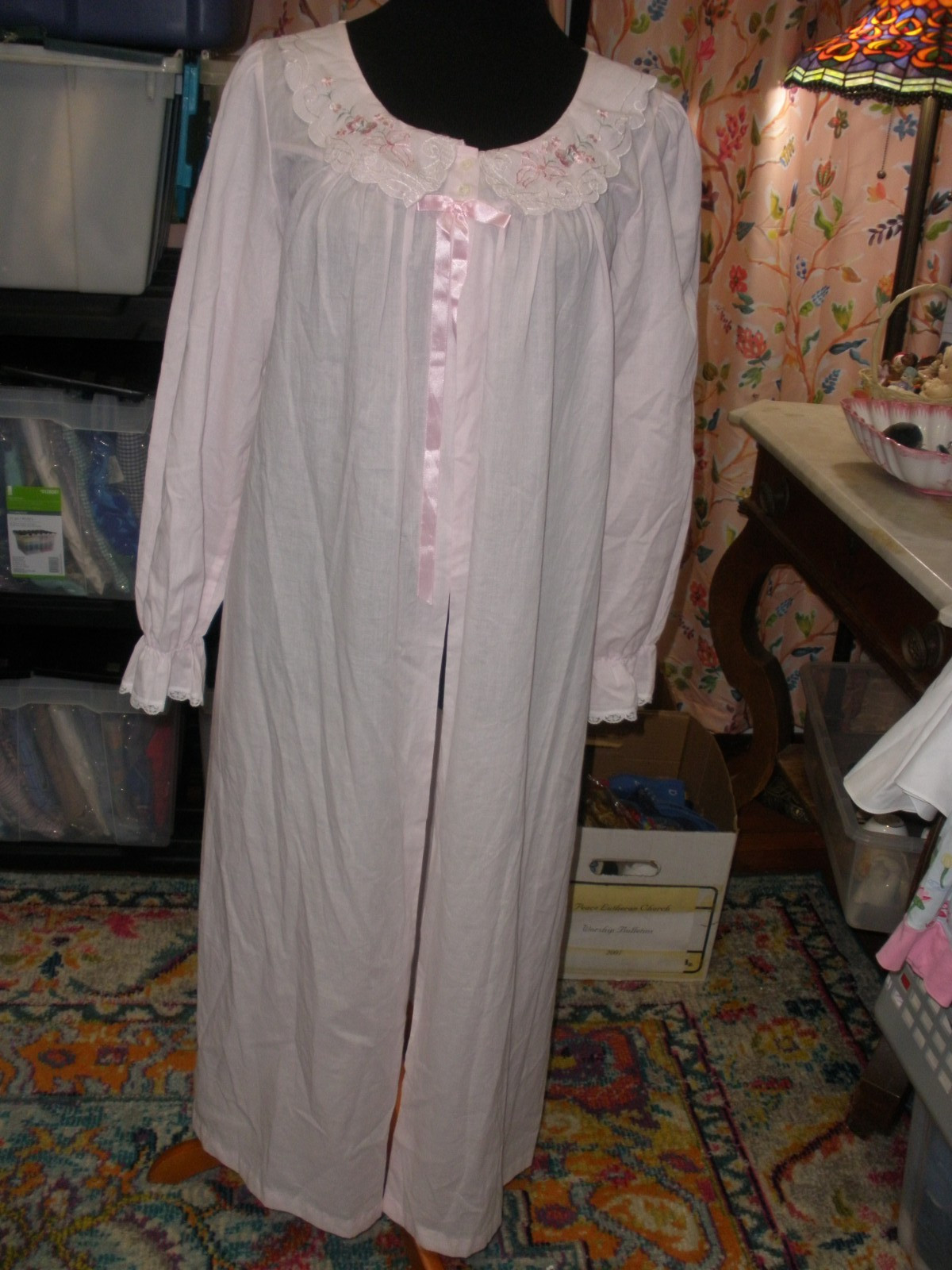 Vintage 70s Take Nine Maternity Wear Pink Embroidered Open Front Nursing Robe