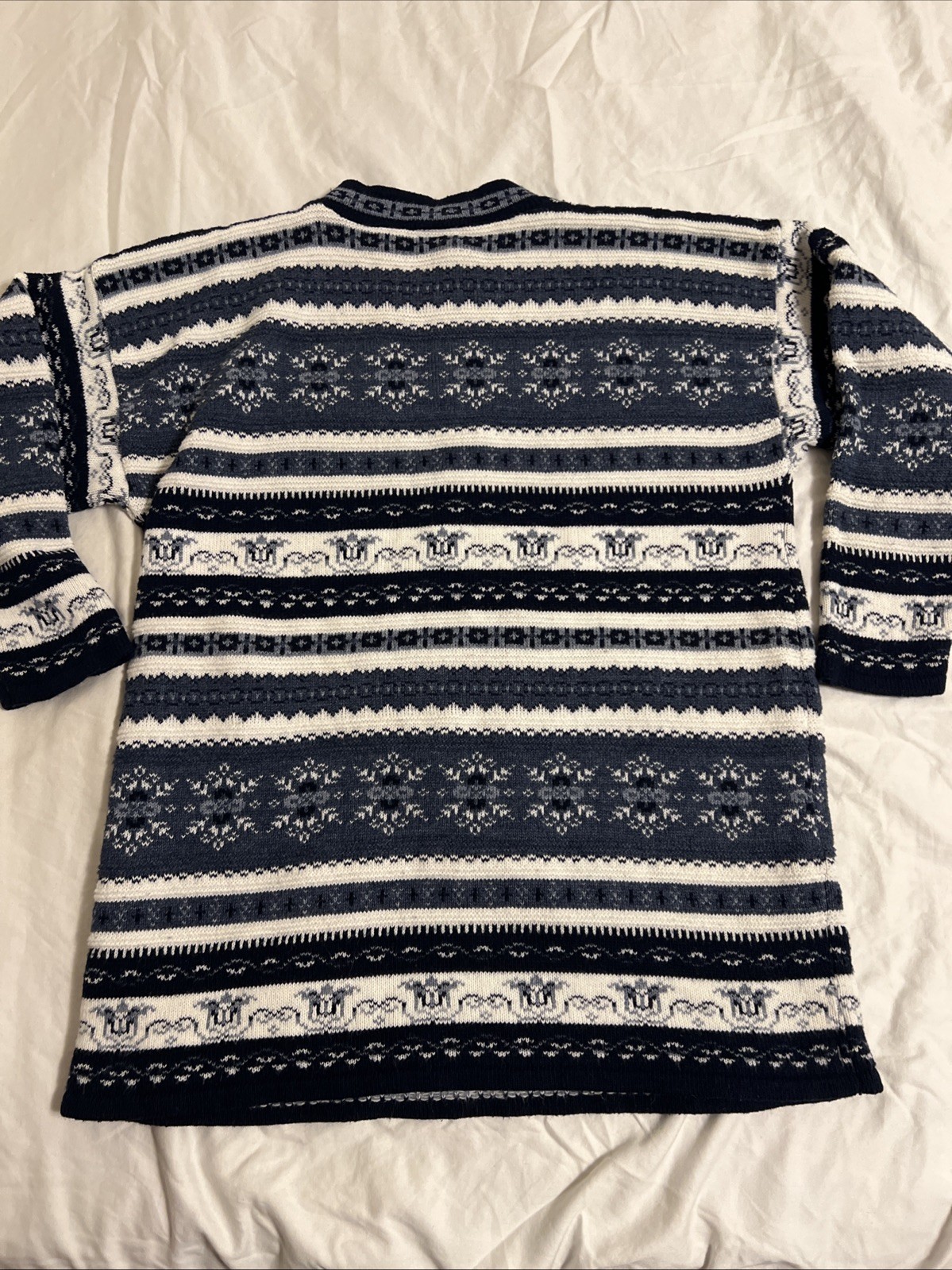 Spunky Vintage Blue And White Sweater 100% Acrylic Made in USA XL/2XL Unisex