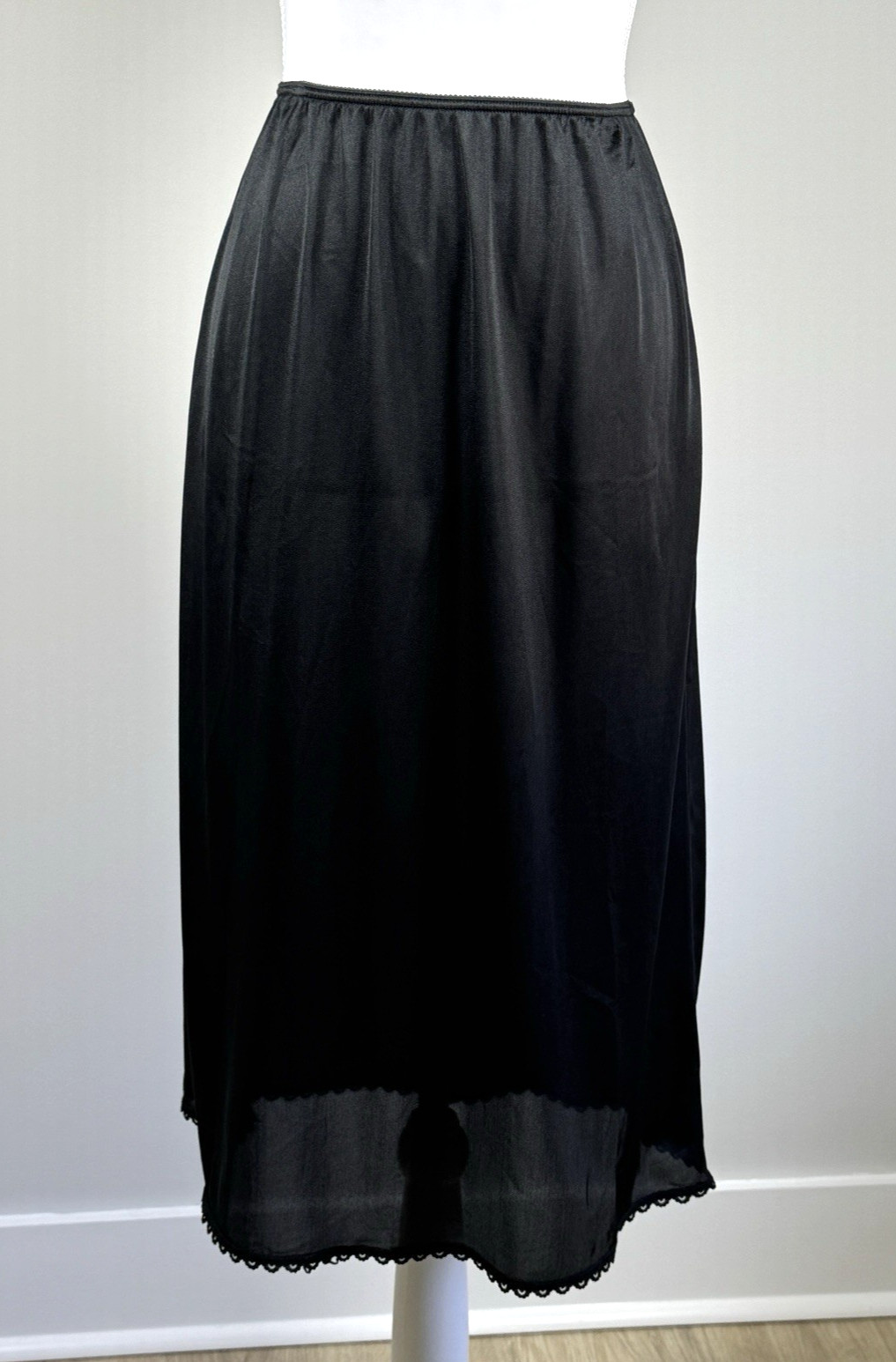 Vintage Warner’s Perfect Measure Half Slip Lace Hem Size Medium USA Black 55300