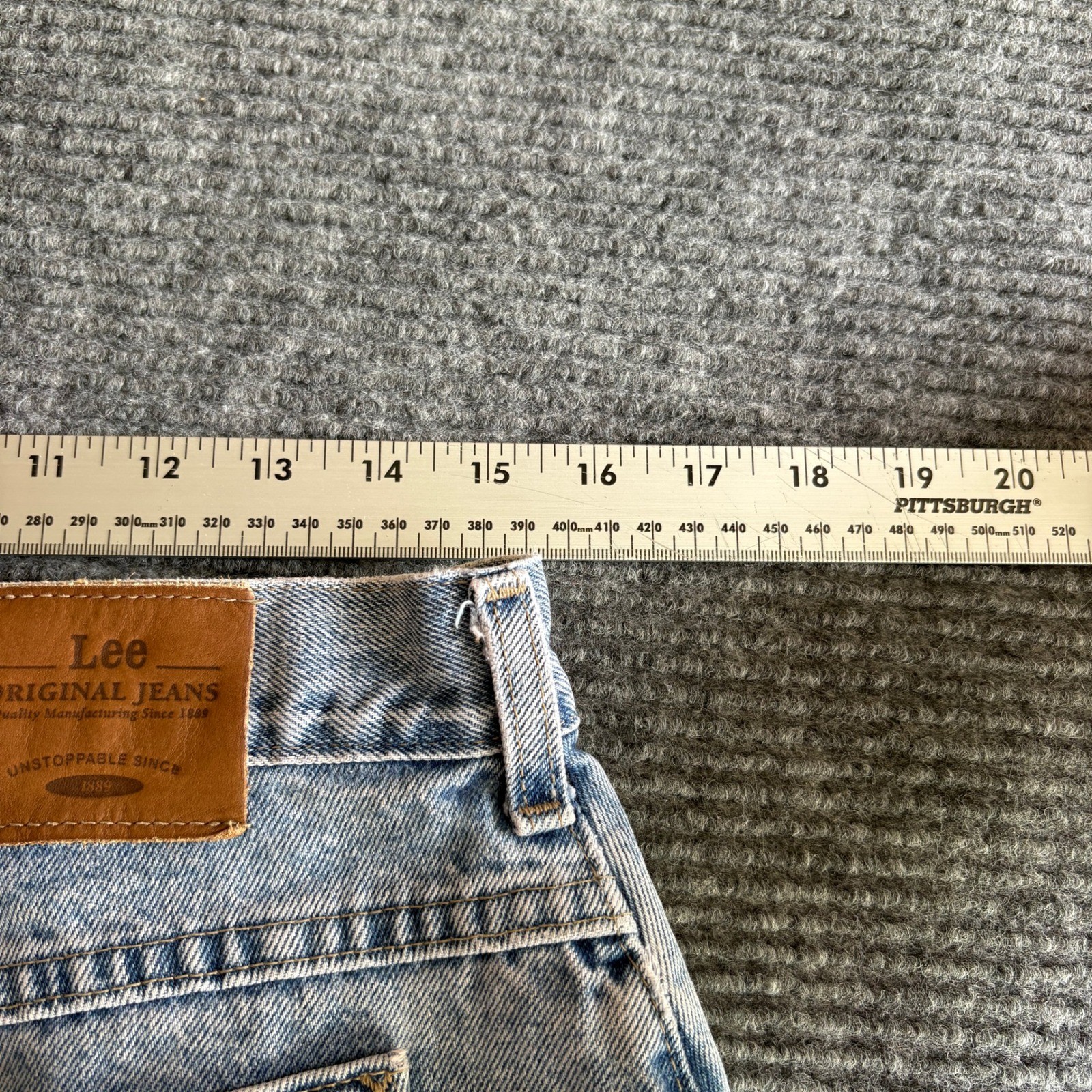 Lee Vintage 90s High Rise Relaxed Tapered Leg Light Wash Blue Denim Jeans