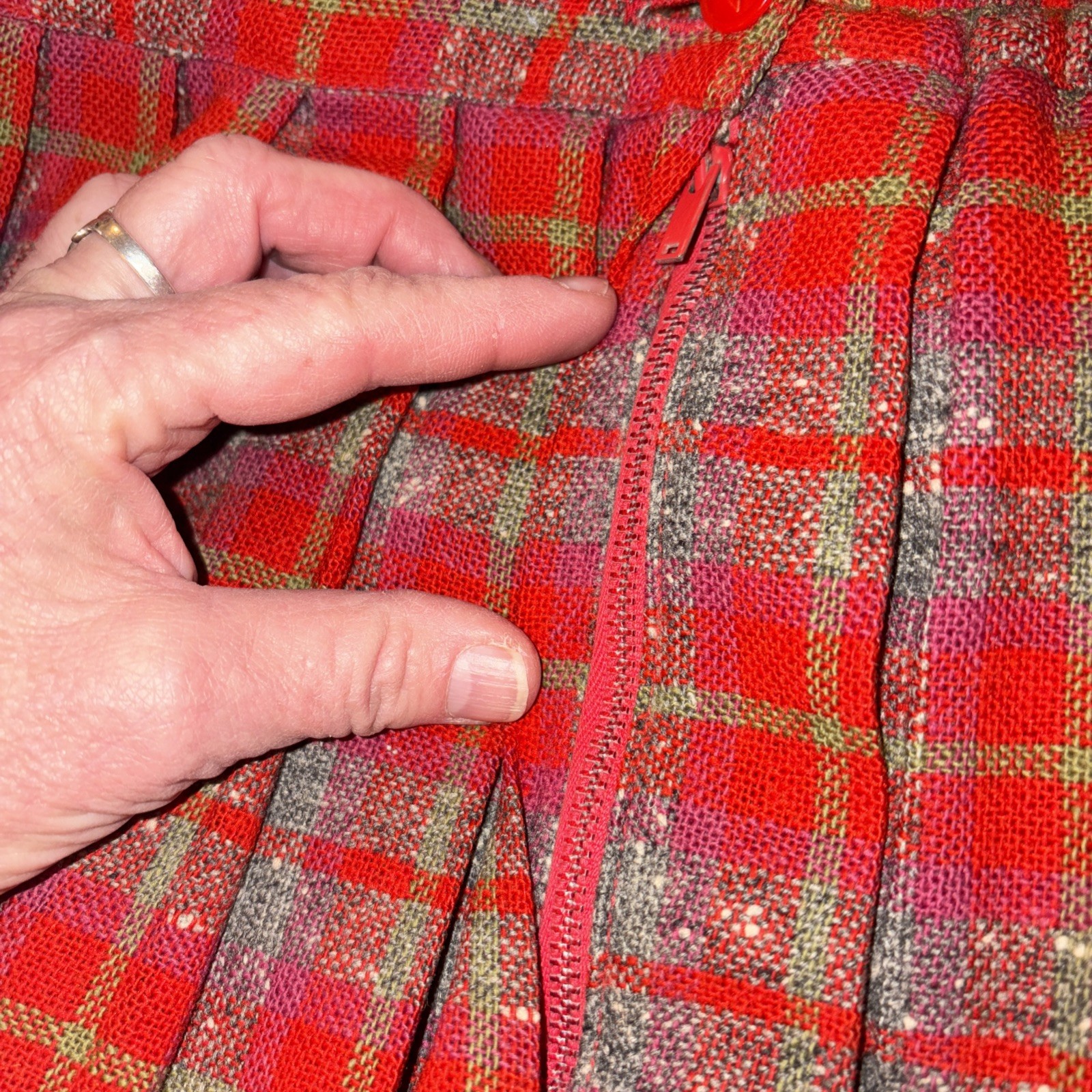 Vtg Minnesota Tailored Skirt Woolen Co. Mills Pleated Red Plaid 40s 50s 60s 70s
